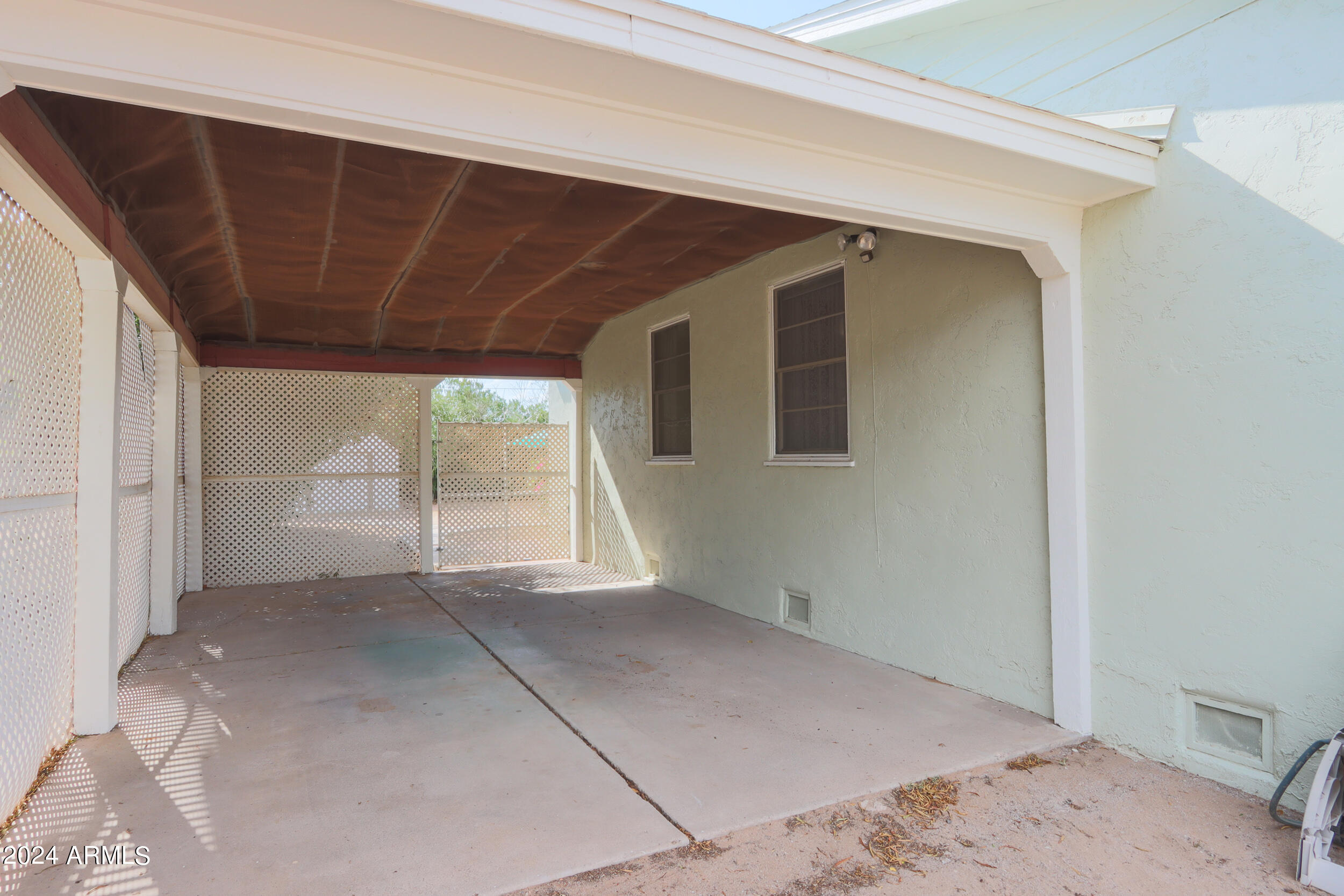 Photo 4 of 35 of 1137 N LEHMBERG Avenue house