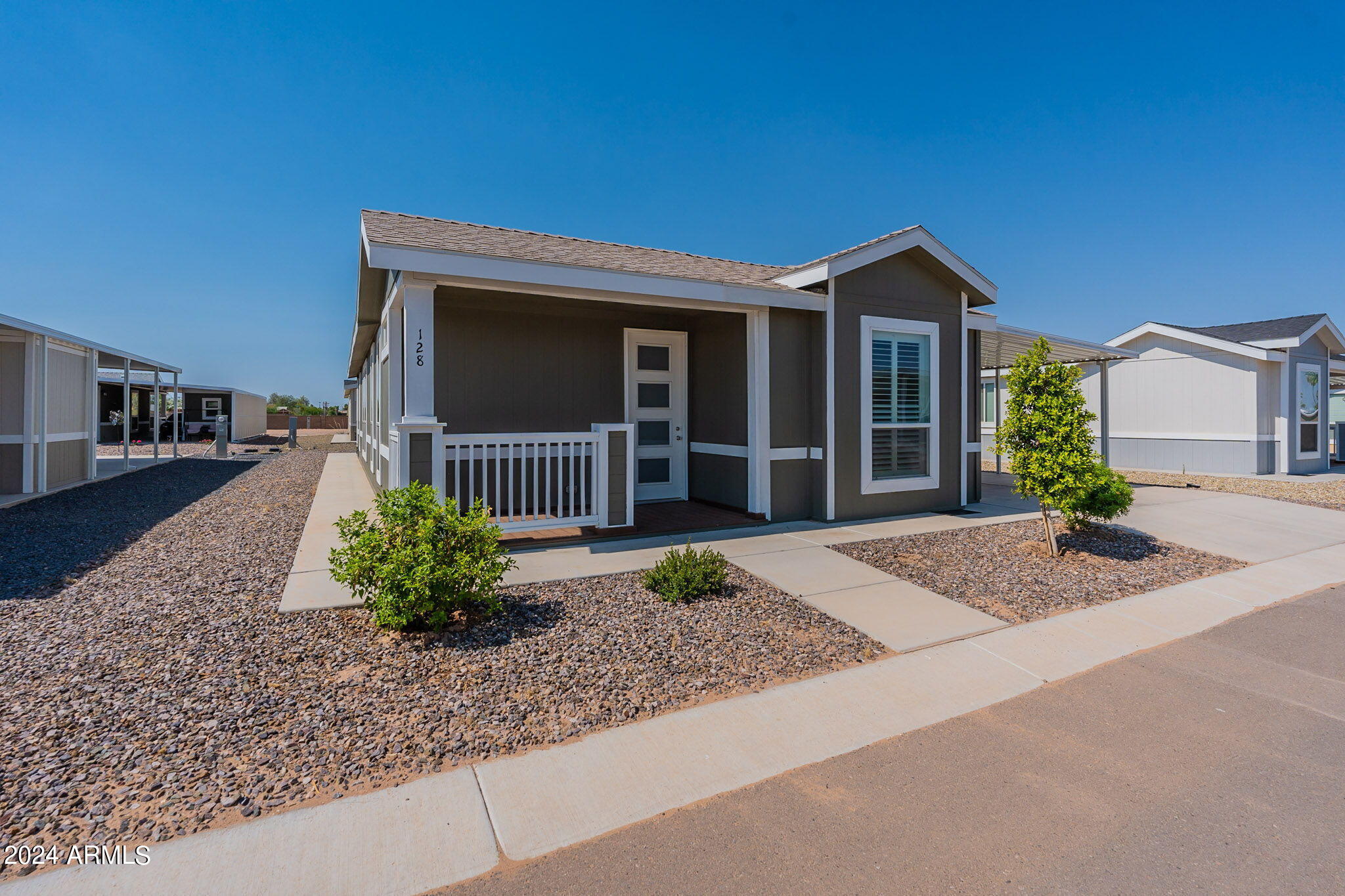 Photo 4 of 33 of 312 E O'Neil Drive 128 mobile home