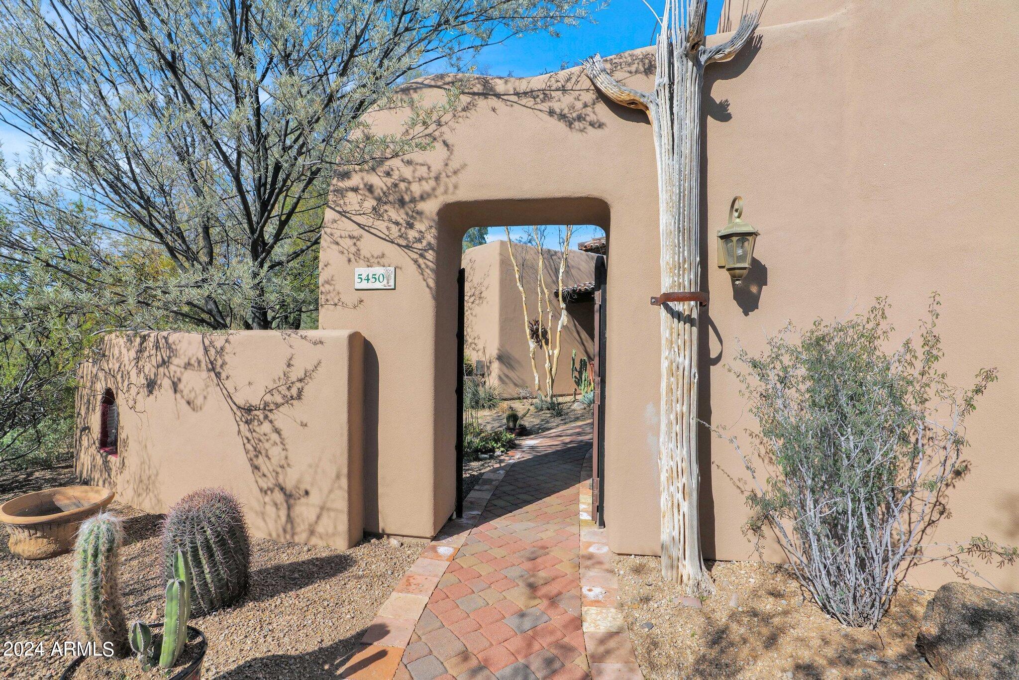 Photo 4 of 67 of 5450 E DESERT CREEK Lane house