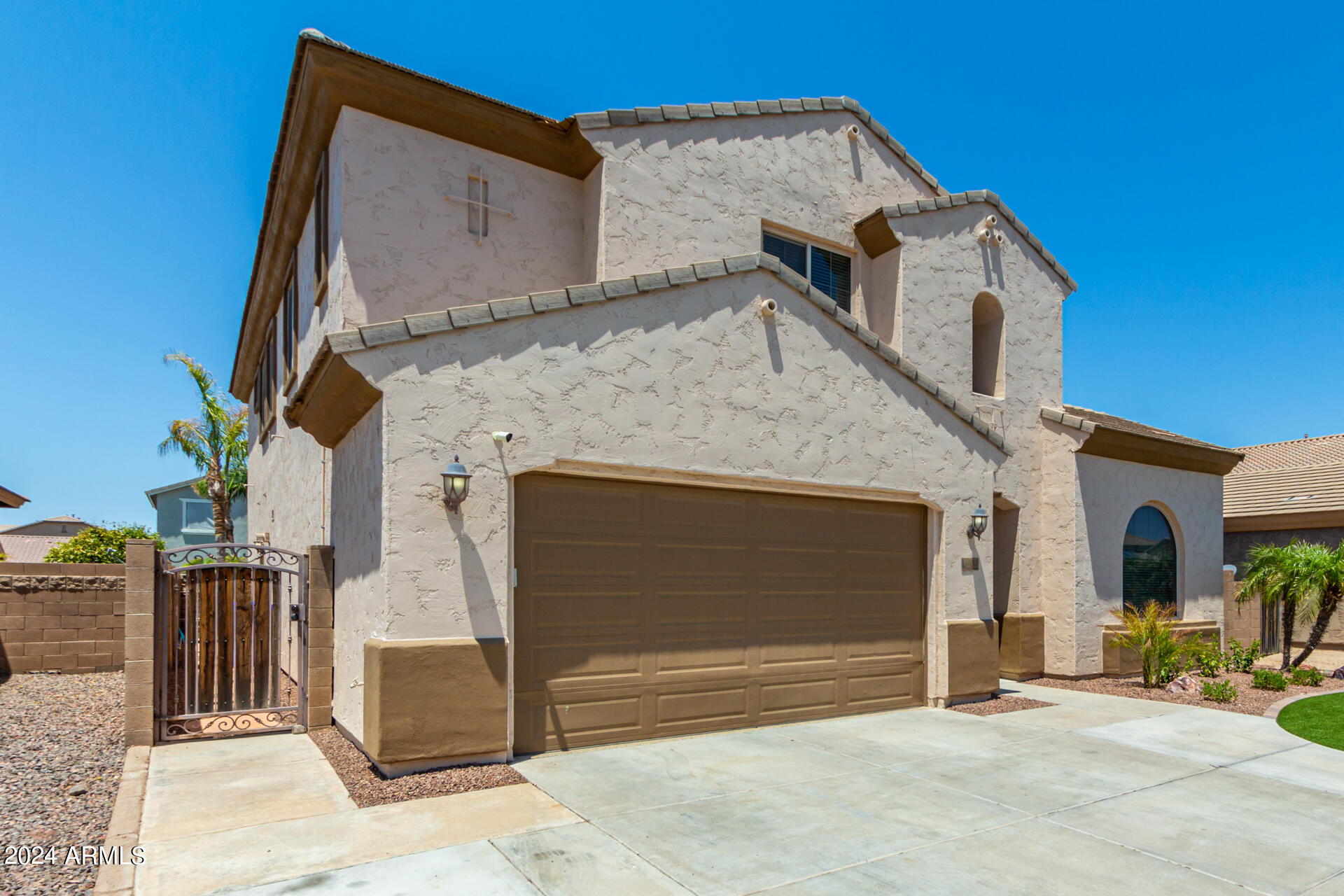 Photo 4 of 40 of 6952 S BLACK HILLS Way house