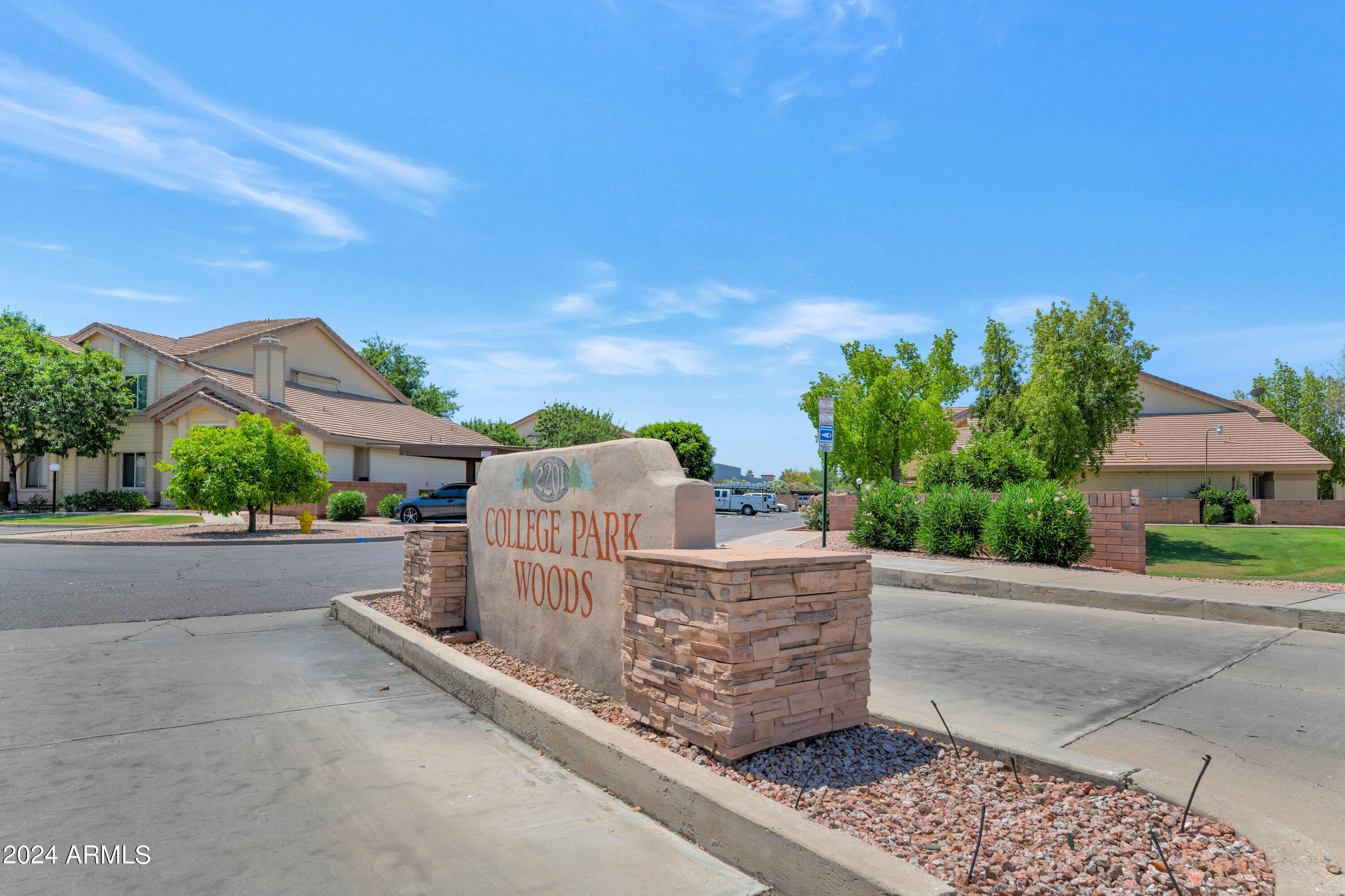 Photo 2 of 21 of 2201 N COMANCHE Drive 1095 townhome