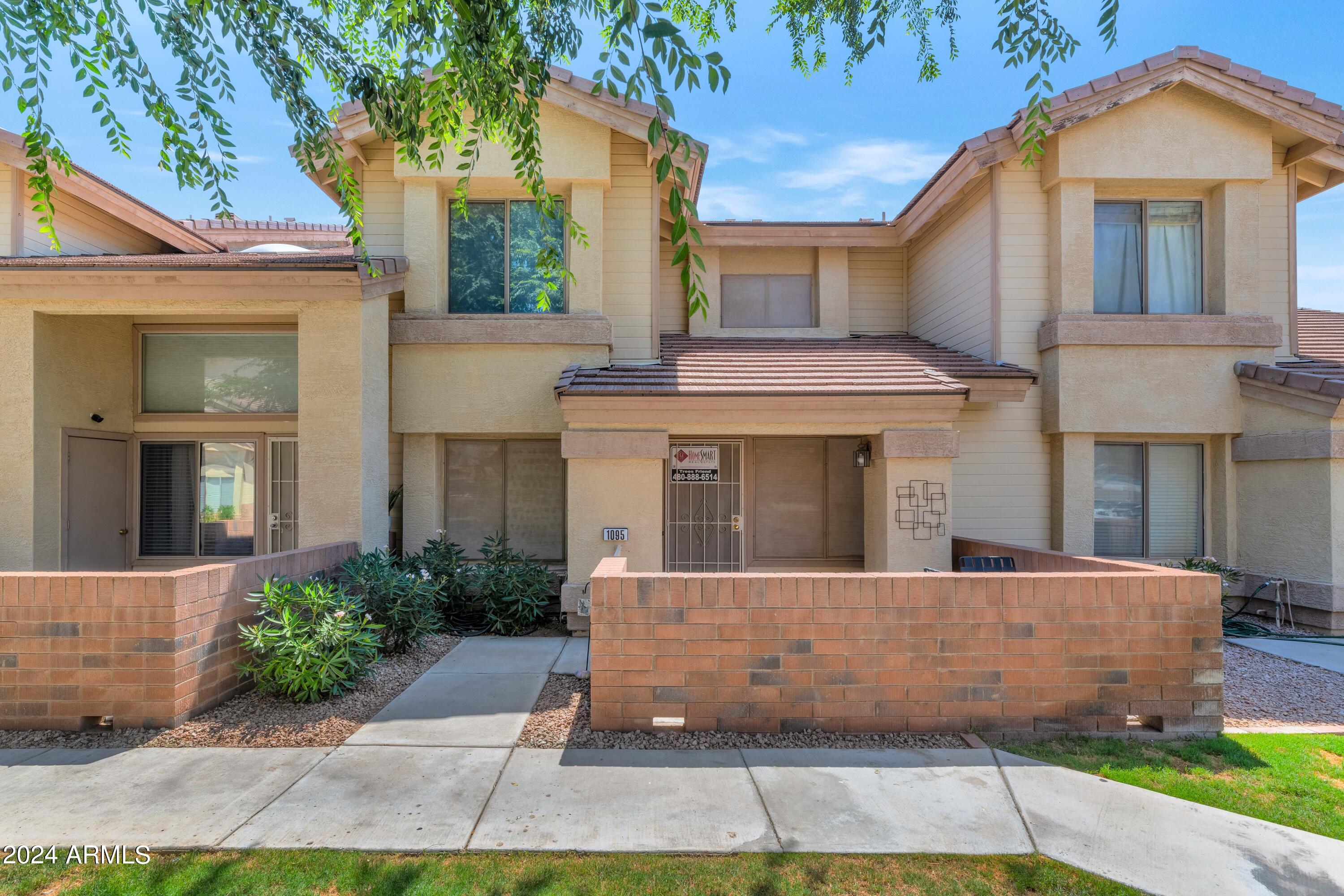 Photo 3 of 21 of 2201 N COMANCHE Drive 1095 townhome