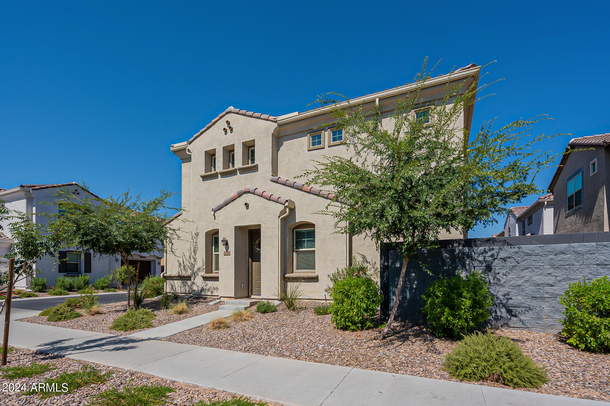 Photo 4 of 48 of 1178 E SABINO Drive house