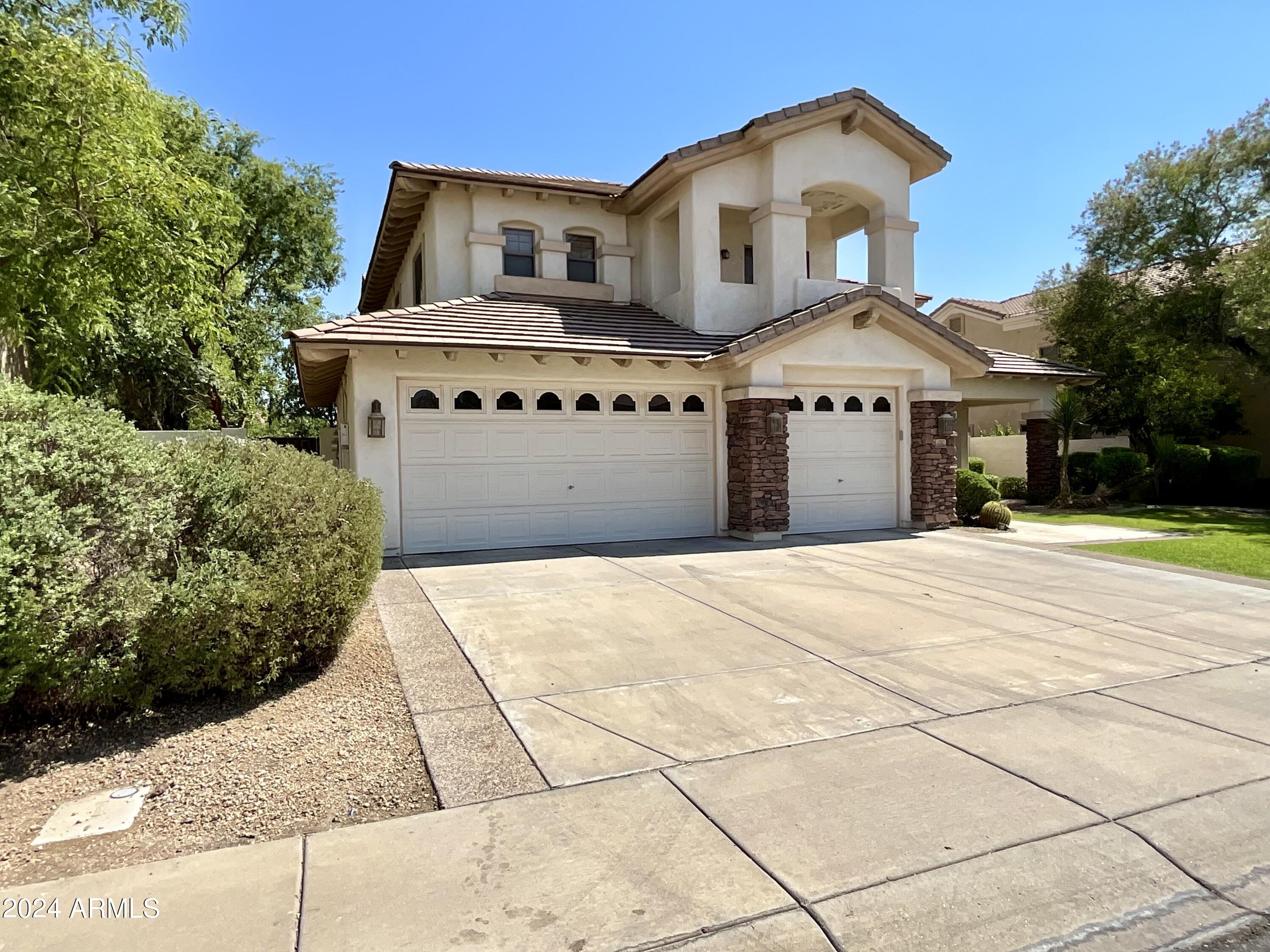 Photo 4 of 14 of 1707 E CAROB Drive house