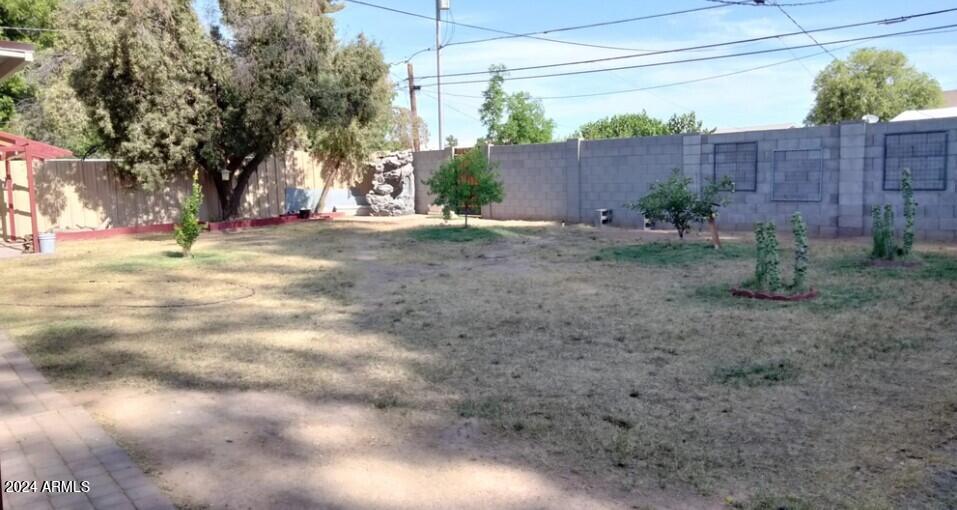 Photo 7 of 25 of 734 W PIMA Avenue house