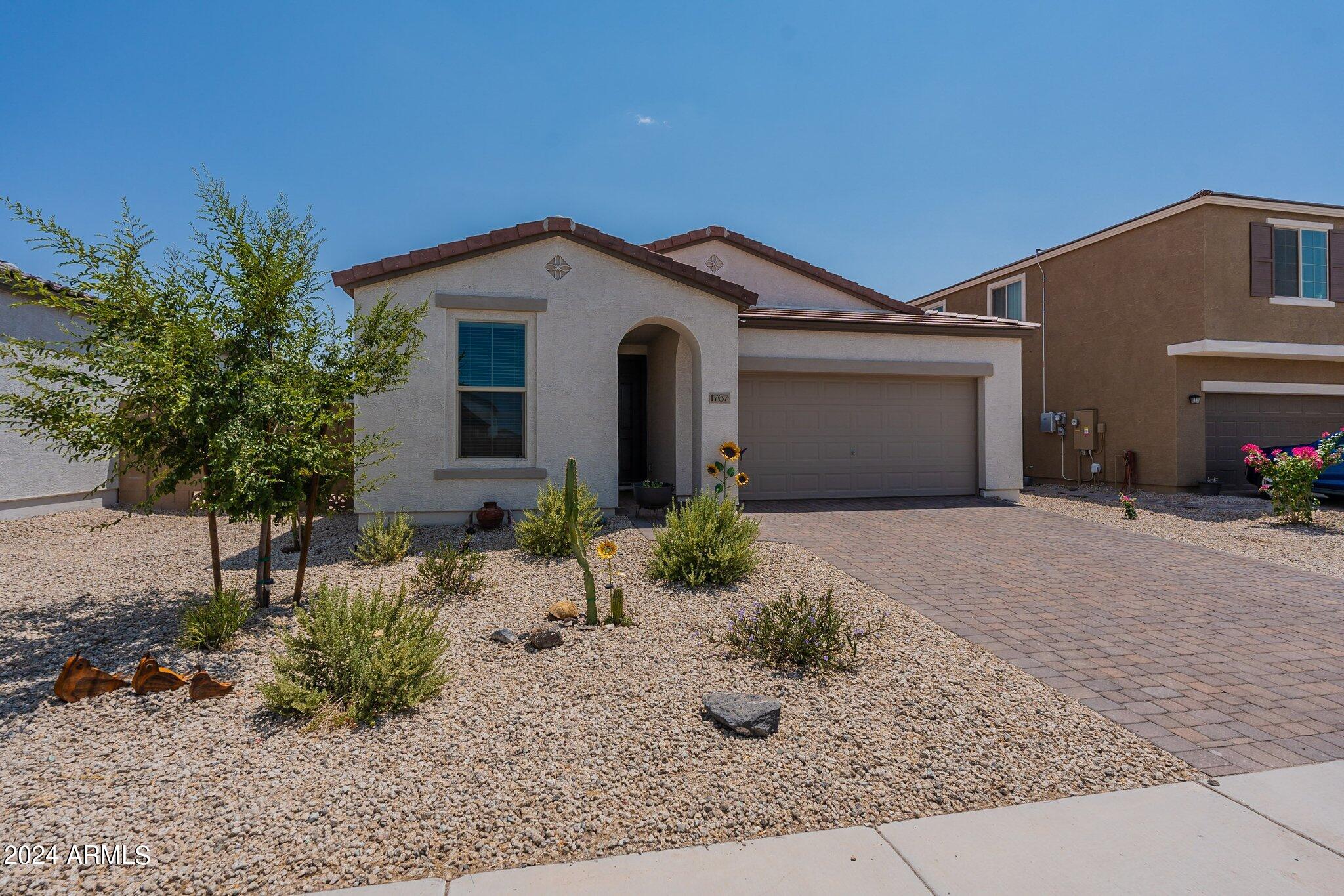 Photo 3 of 42 of 1767 W HOPI Drive house