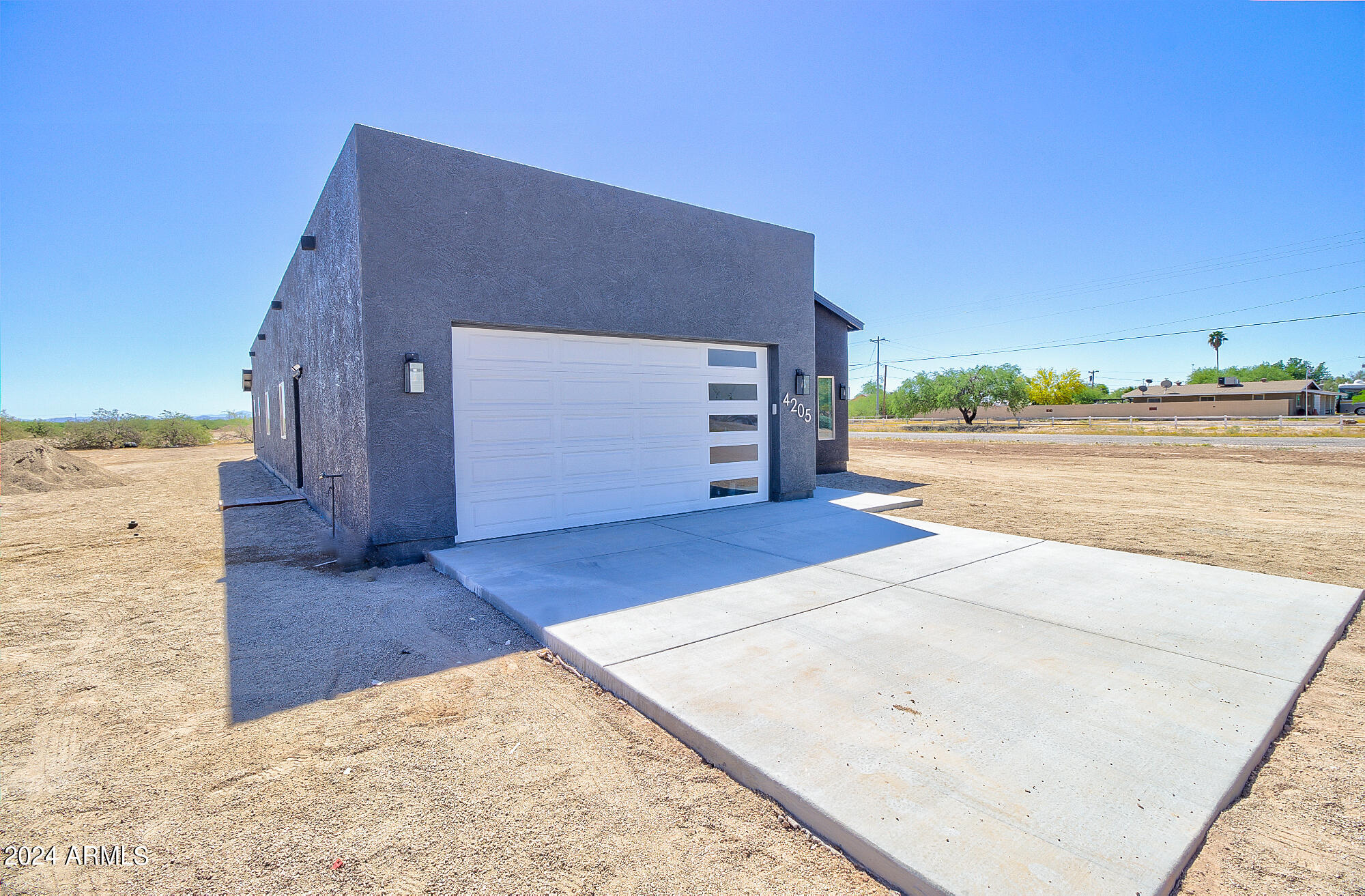 Photo 3 of 20 of 4215 N ROBLE Circle house