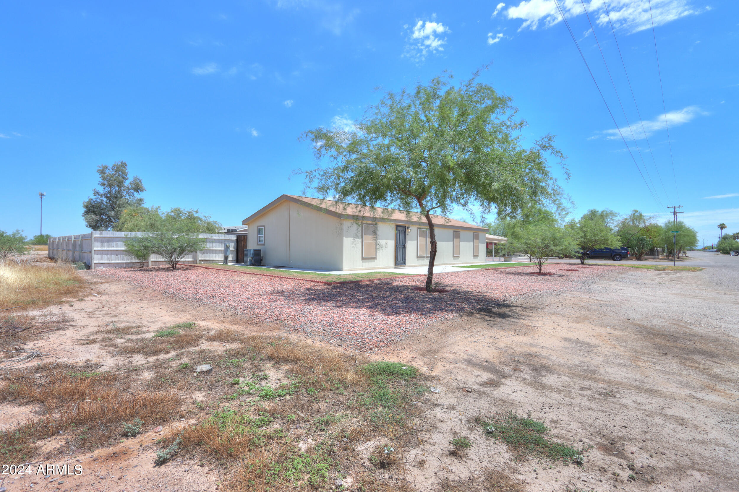 Photo 2 of 22 of 3200 N Rankin Street mobile home