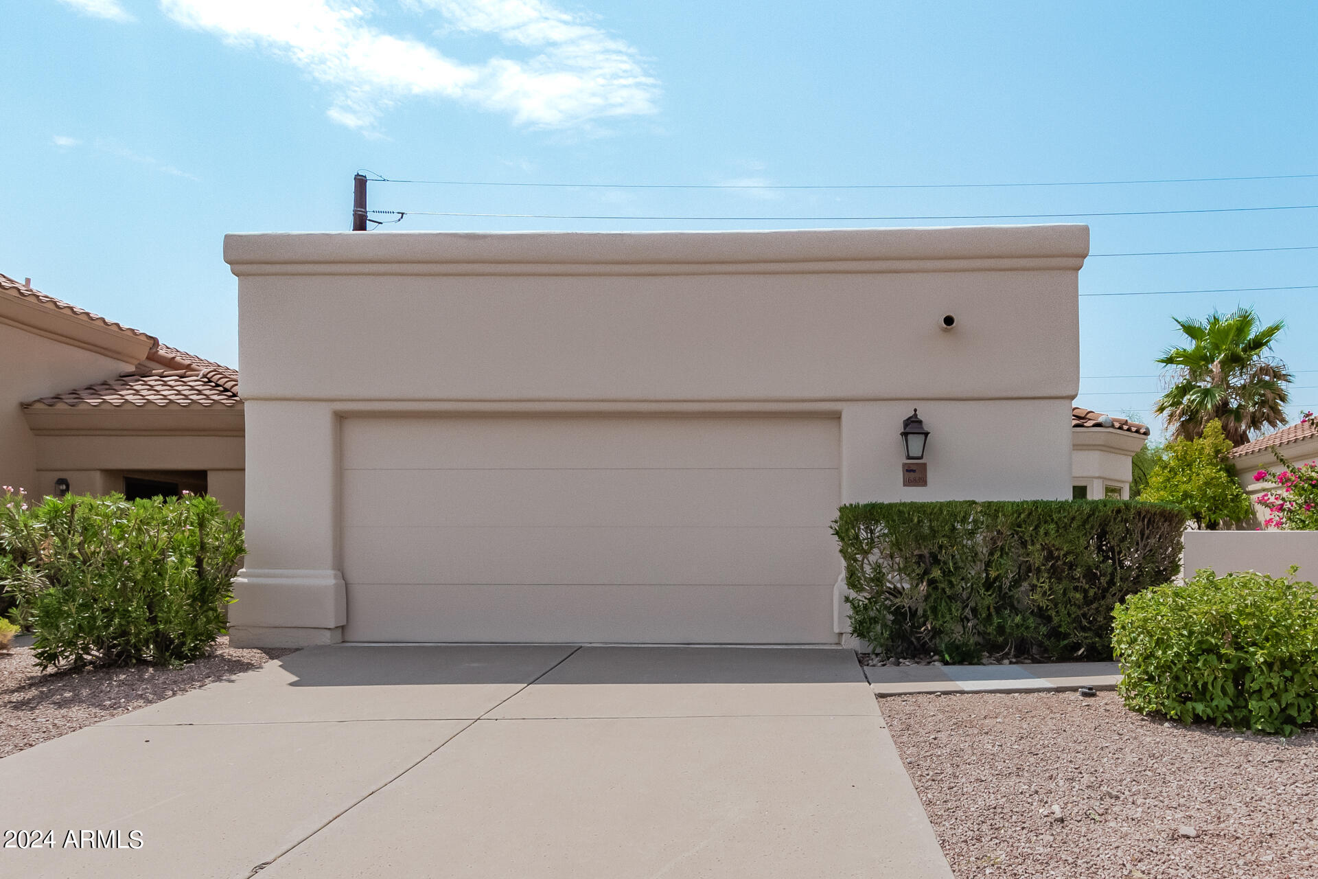 Photo 2 of 30 of 16839 E WIDGEON Court townhome