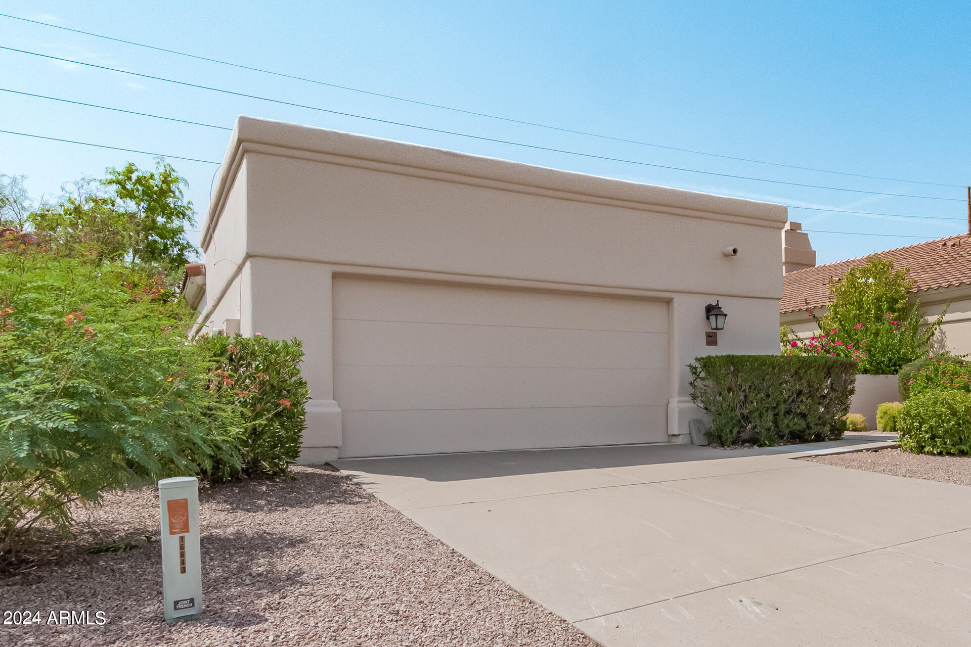 Photo 4 of 30 of 16839 E WIDGEON Court townhome