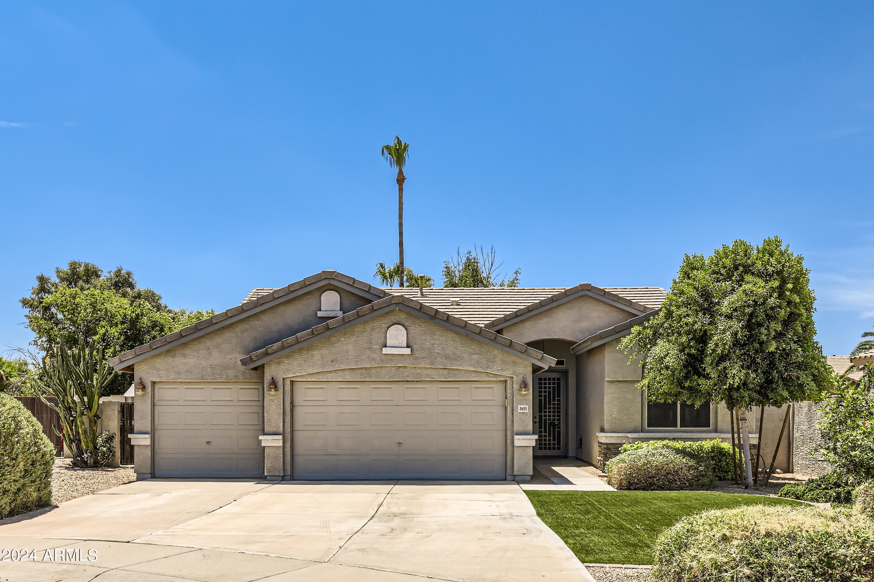 Photo 2 of 17 of 2655 E Estrella Street house