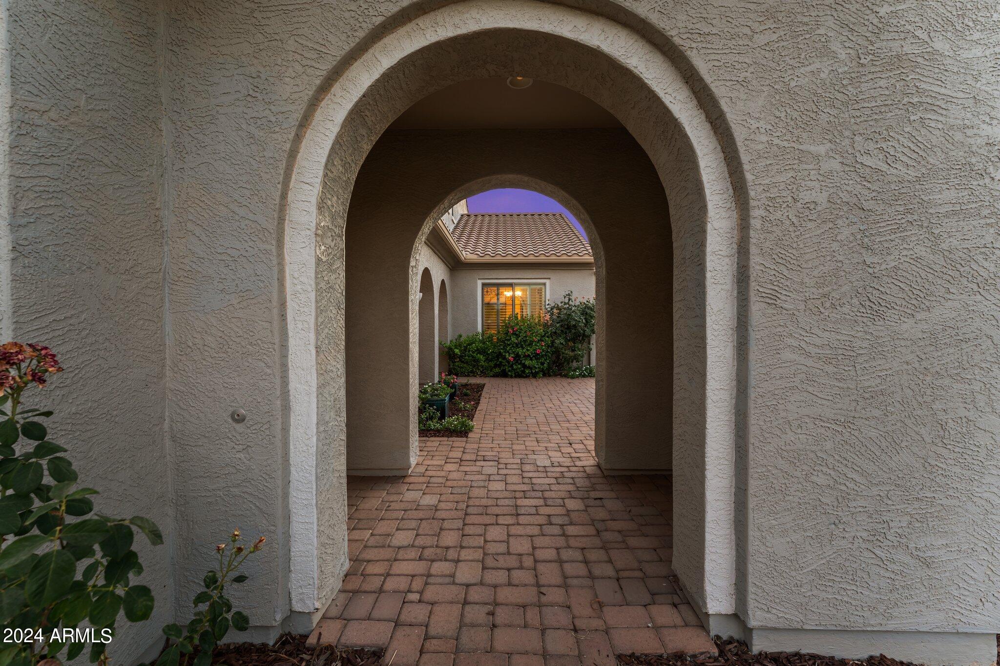 Photo 4 of 48 of 5880 S JOSLYN Lane house