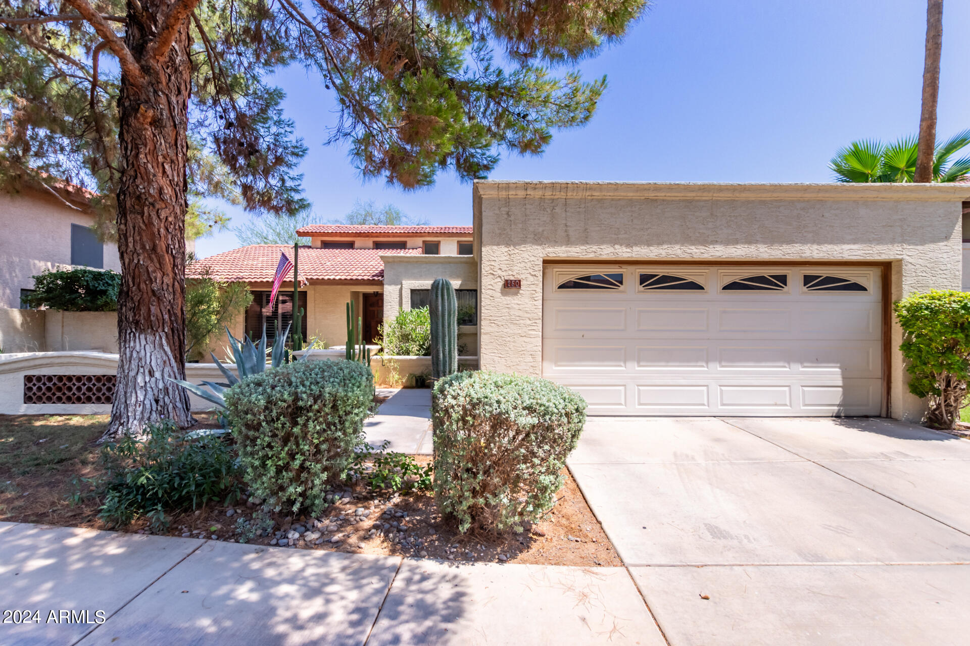 Photo 2 of 28 of 250 E BARBARITA Avenue house