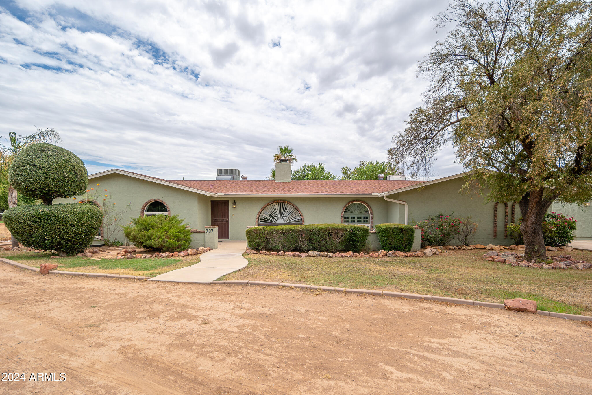 Photo 8 of 56 of 737 S OCOTILLO Lane house