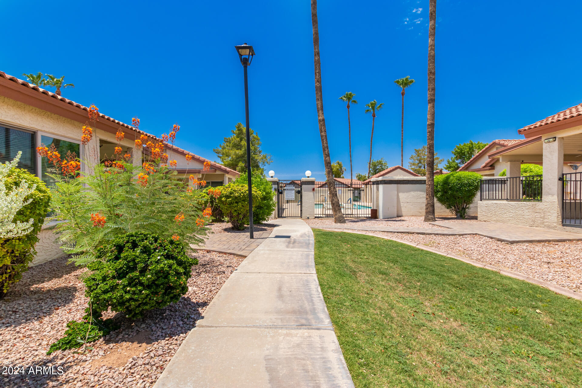 Photo 11 of 43 of 1120 N VAL VISTA Drive 77 townhome