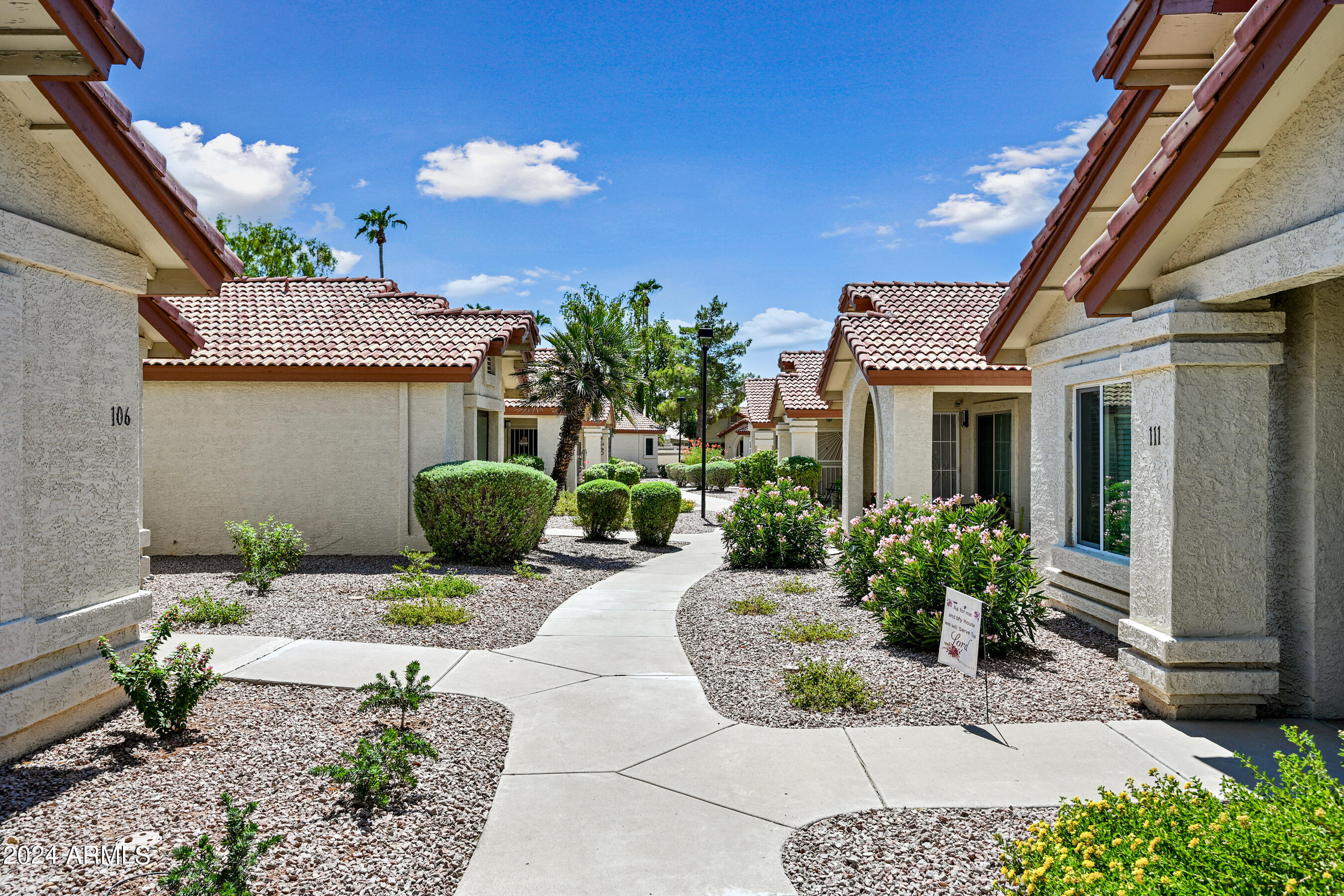 Photo 33 of 37 of 1120 N VAL VISTA Drive 115 townhome