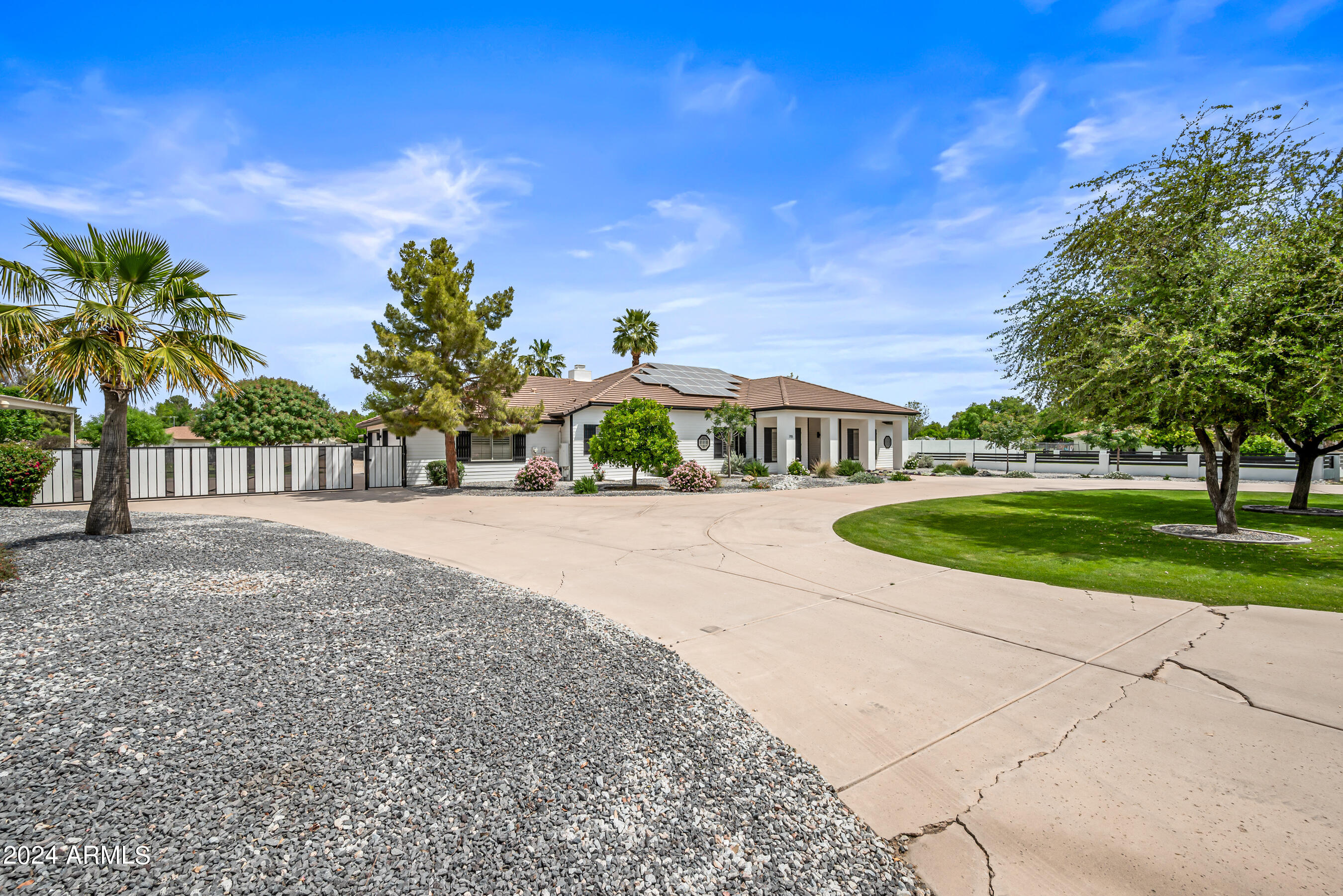 Photo 10 of 163 of 715 S CACTUS WREN Street house