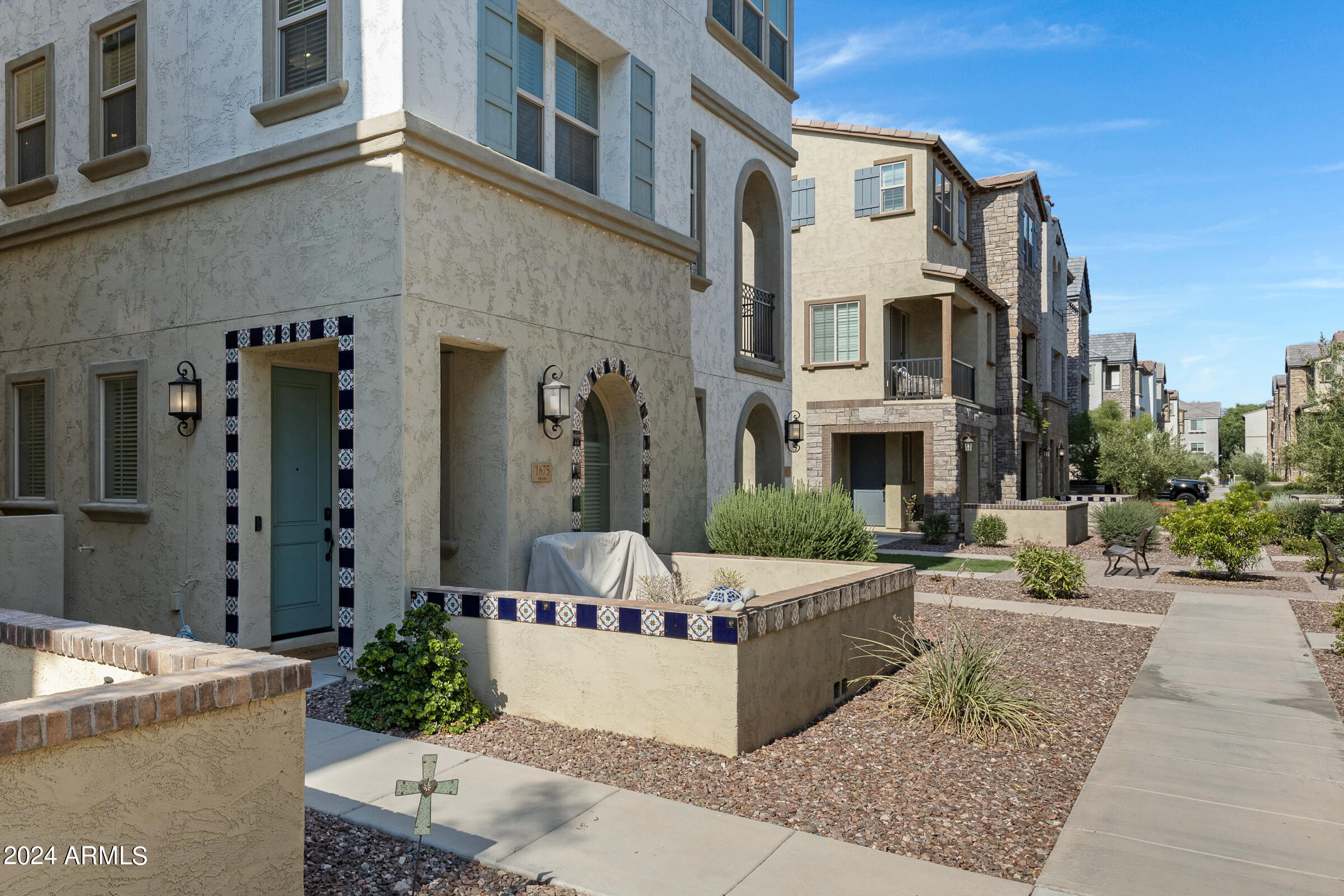 Photo 4 of 59 of 1675 E BRIDGEPORT Parkway townhome