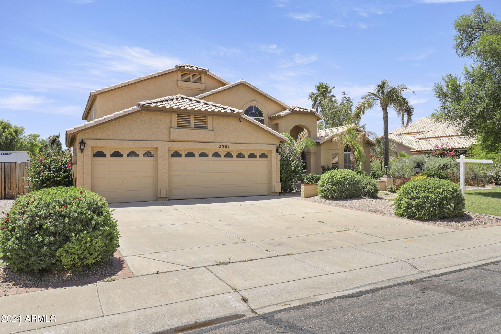 Photo 2 of 50 of 2501 E ENCINAS Avenue house