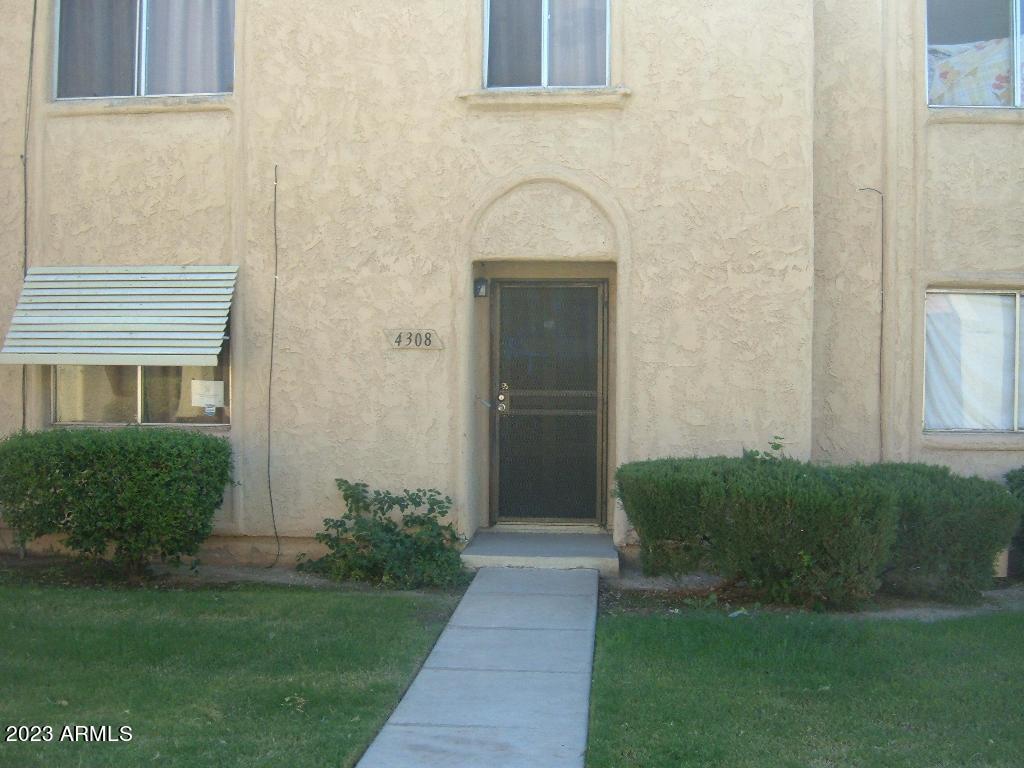 Photo 1 of 17 of 4308 W SOLANO Drive townhome