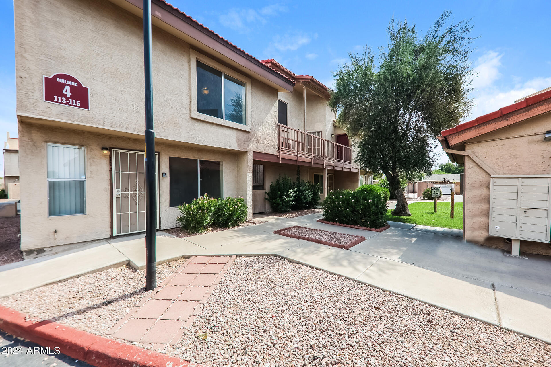 Photo 2 of 19 of 4828 W ORANGEWOOD Avenue 113 townhome