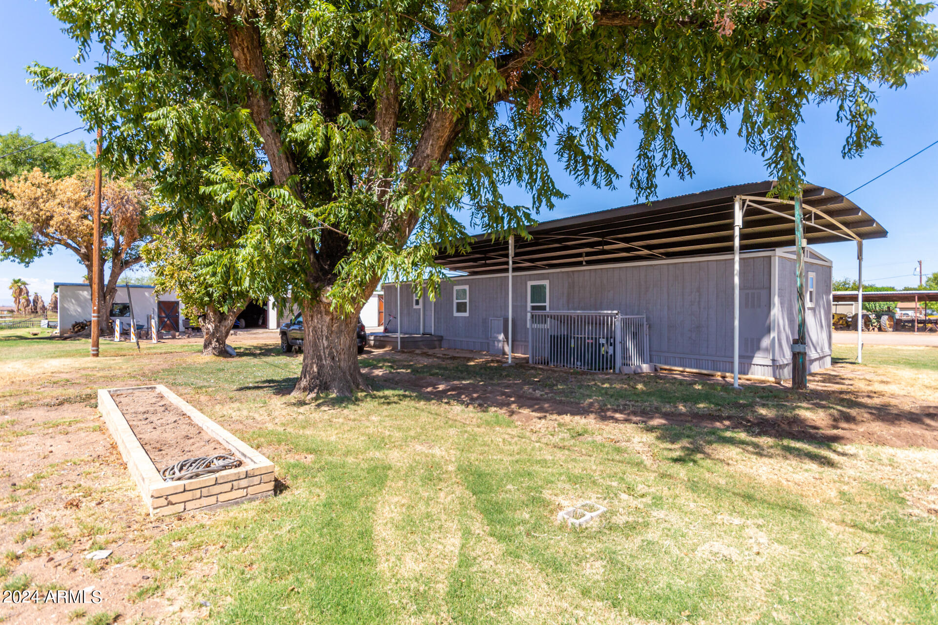 Photo 36 of 69 of 7934 W ORANGEWOOD Avenue house