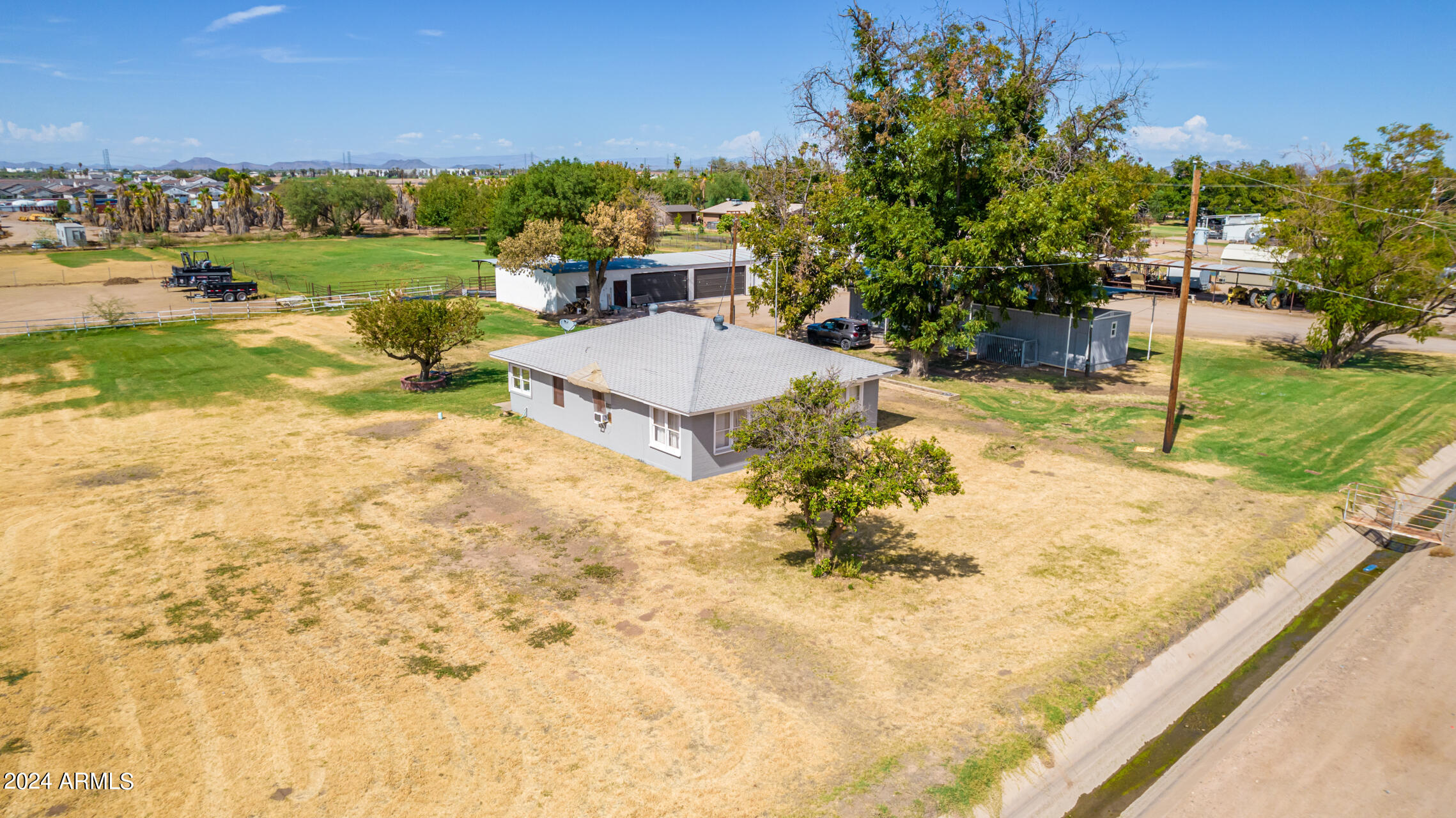 Photo 48 of 69 of 7934 W ORANGEWOOD Avenue house