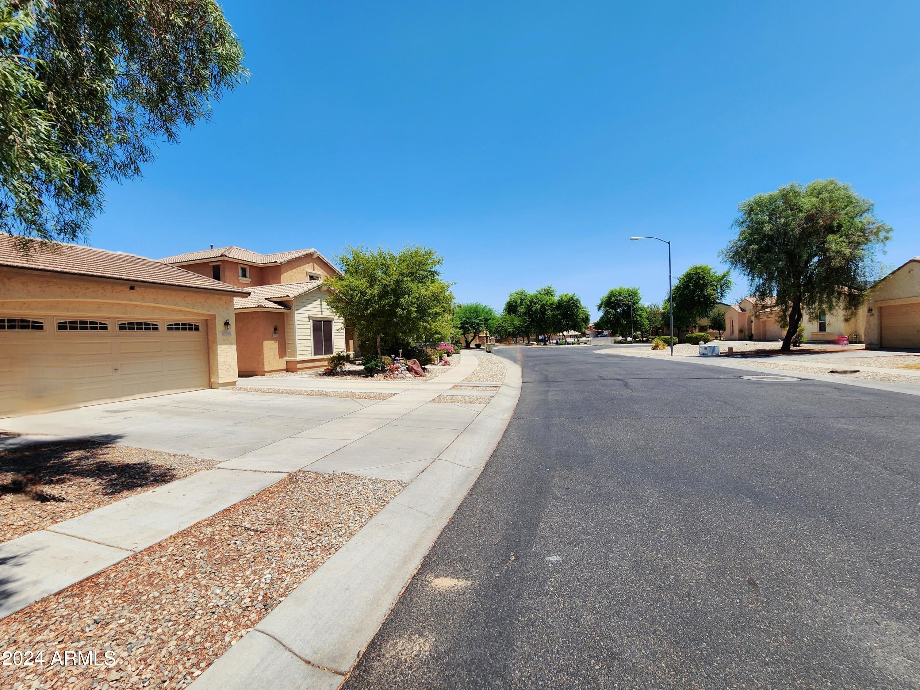 Photo 4 of 60 of 7324 W Palmaire Avenue house