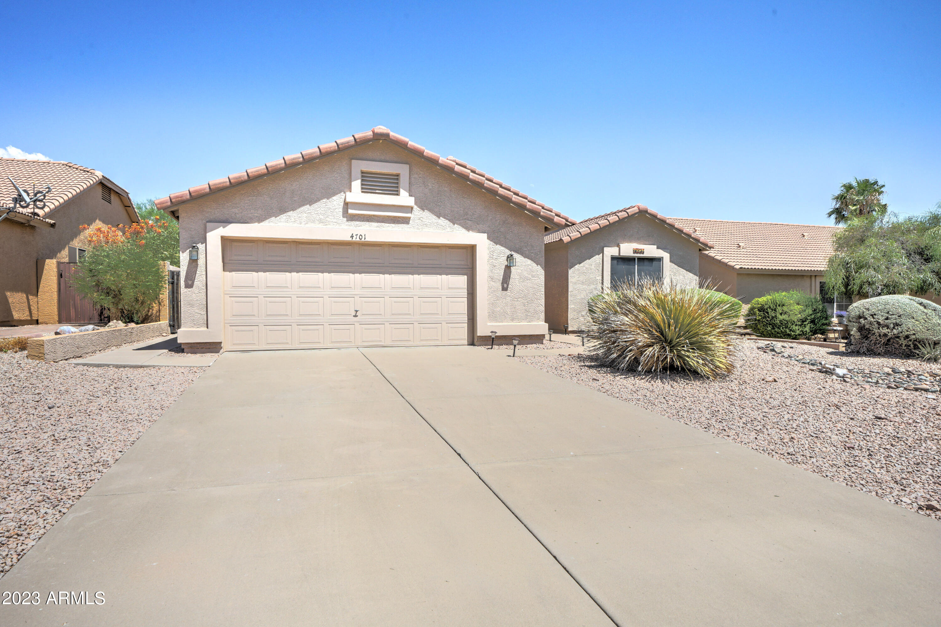 Photo 4 of 40 of 4701 S DESERT DAWN Drive house