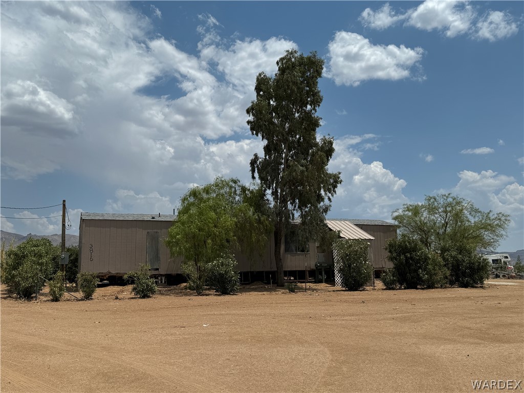 Photo 2 of 17 of 3816 N Alpine Road mobile home