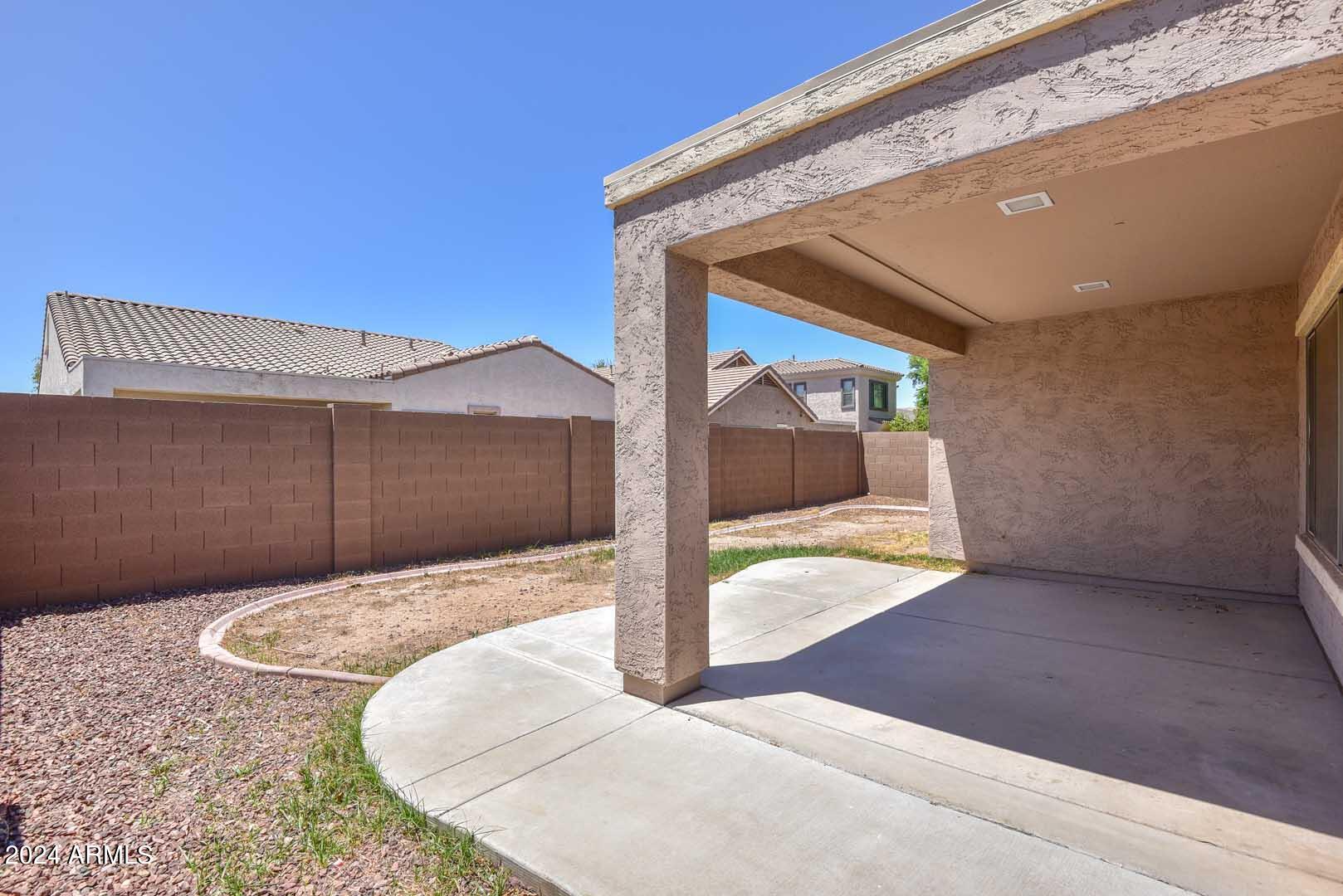 Photo 9 of 45 of 17391 W YAVAPAI Street house