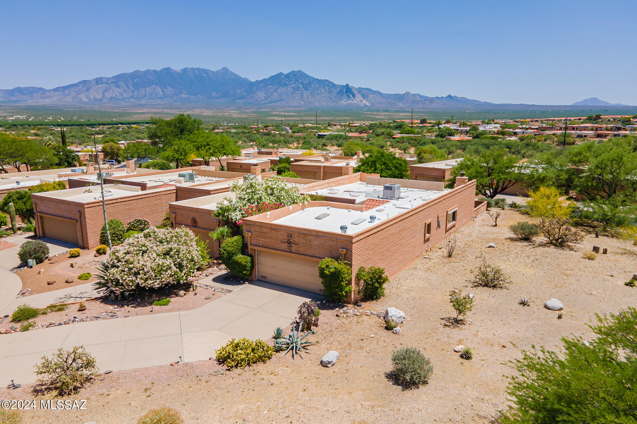 Photo 14 of 25 of 3548 S Corte De La Perla townhome