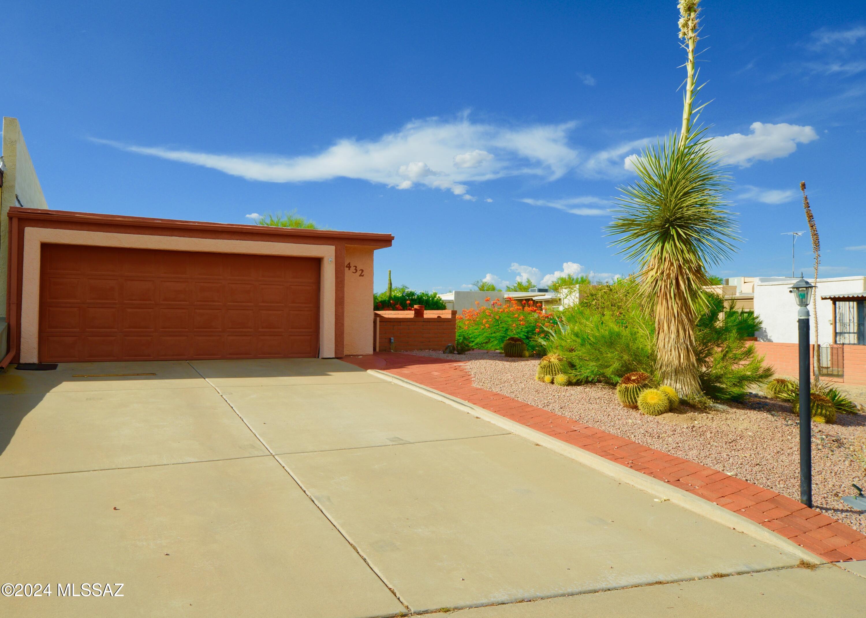 Photo 10 of 38 of 432 W San Ignacio townhome