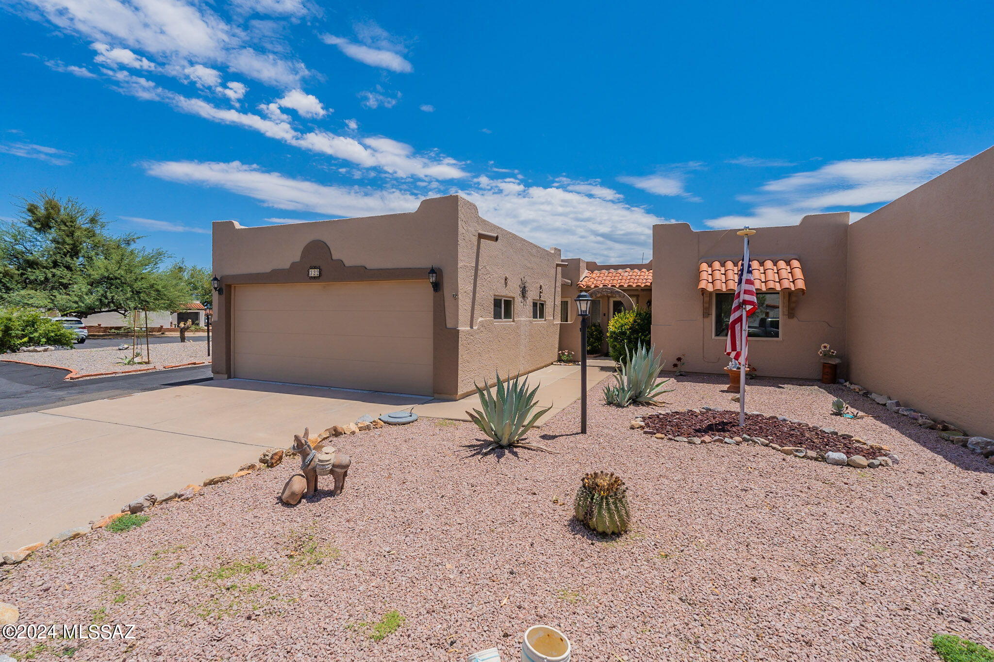 Photo 1 of 35 of 322 E Paseo Verde townhome