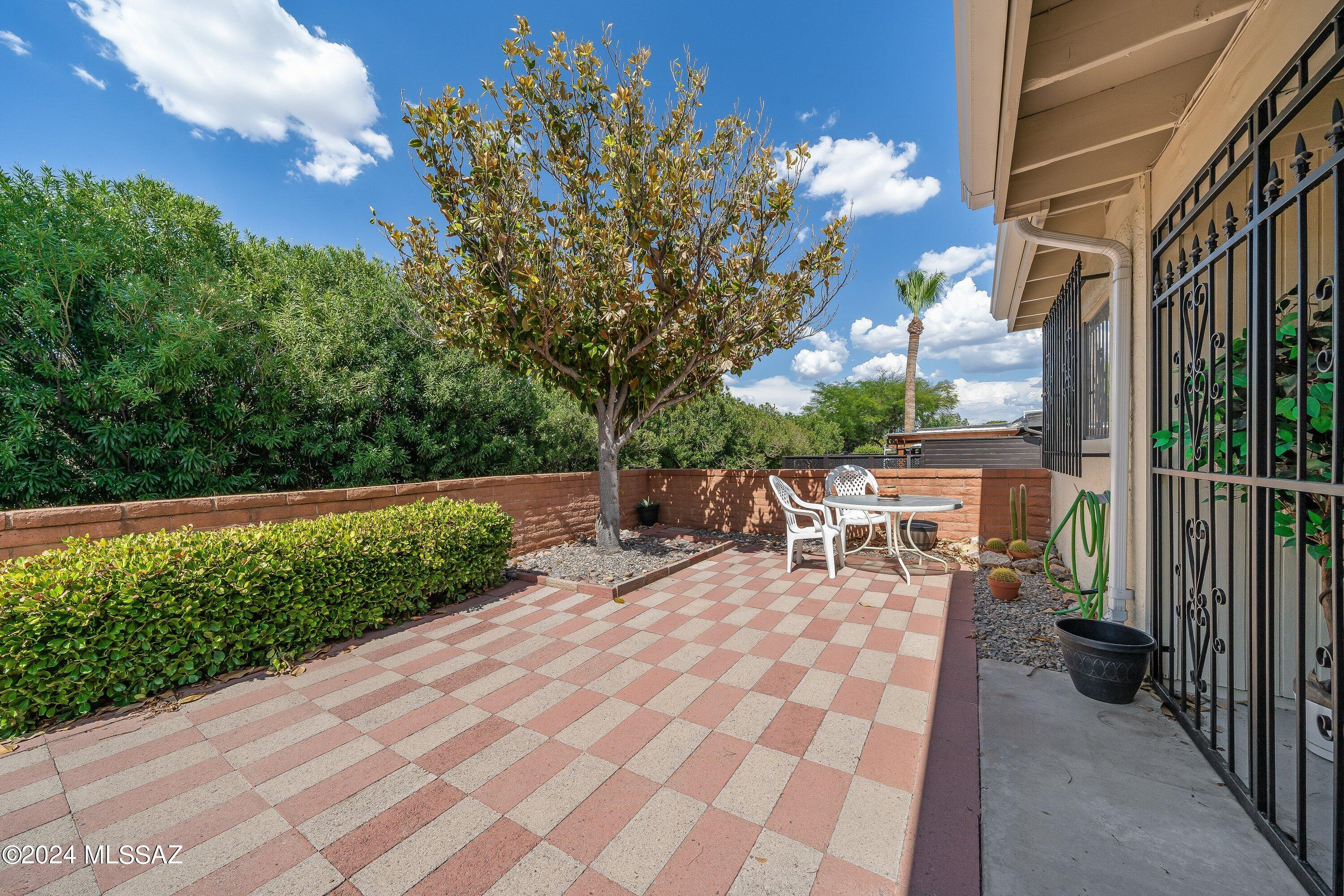 Photo 16 of 18 of 1330 S Desert Meadows Circle townhome