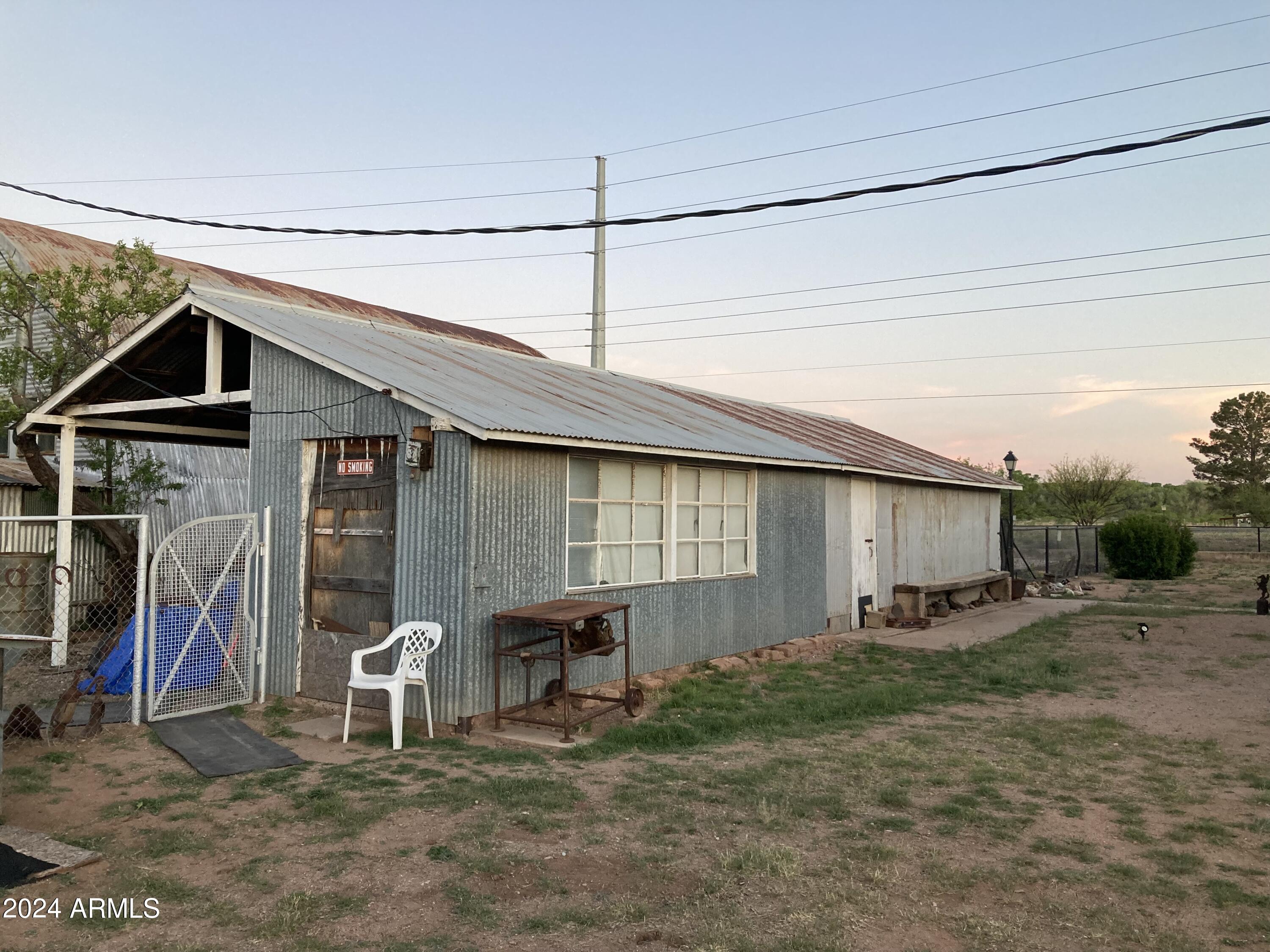 Photo 5 of 15 of 10655 E HIGHWAY 92 -- house