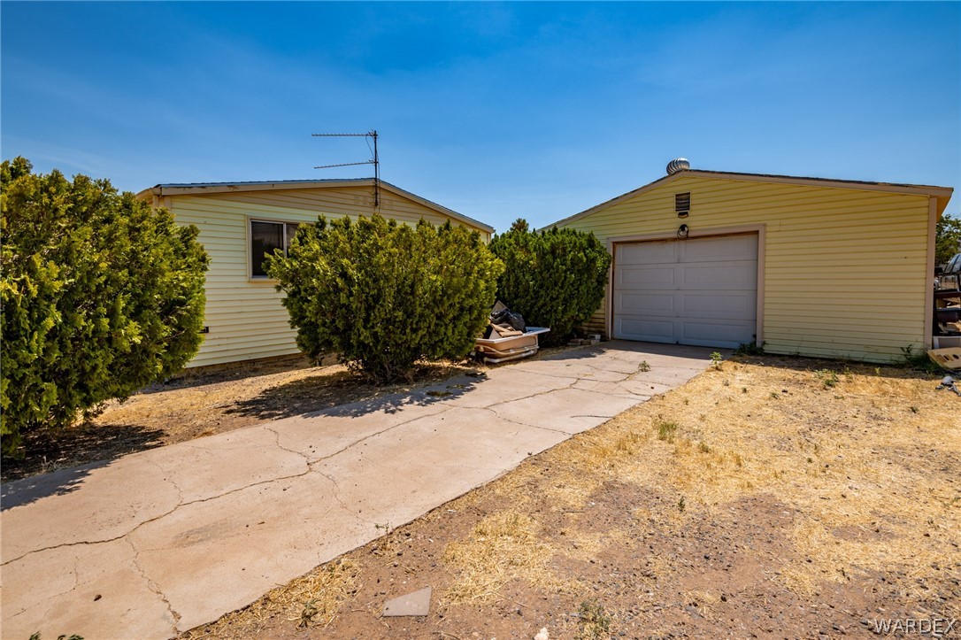 Photo 9 of 31 of 4215 N Roosevelt Street mobile home