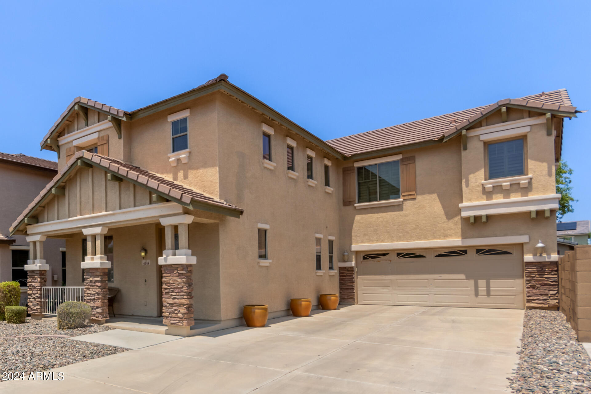 Photo 4 of 40 of 4014 W DESERT Drive house