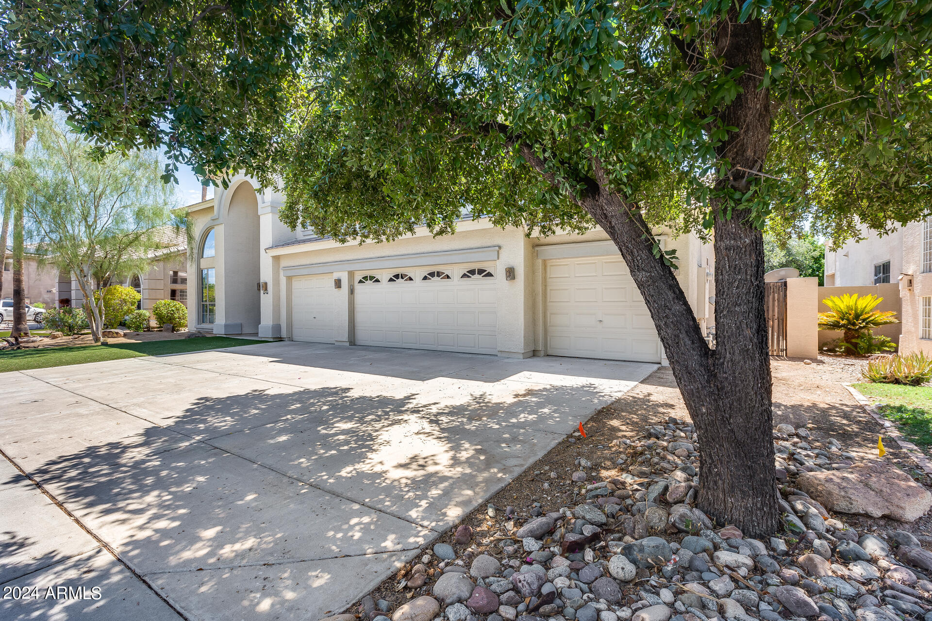 Photo 6 of 71 of 12931 W LUCHANA Drive house