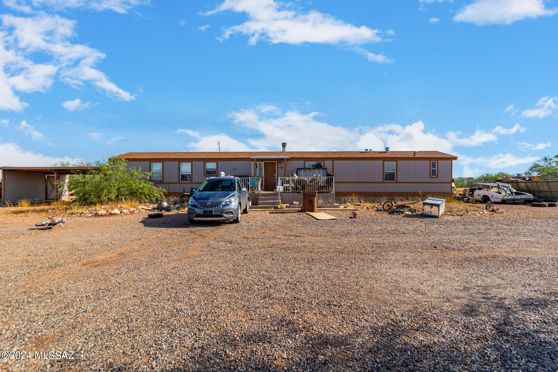 Photo 1 of 6 of 17455 W Oatman Road mobile home