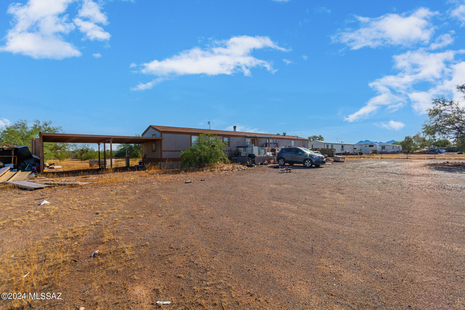 Photo 2 of 6 of 17455 W Oatman Road mobile home