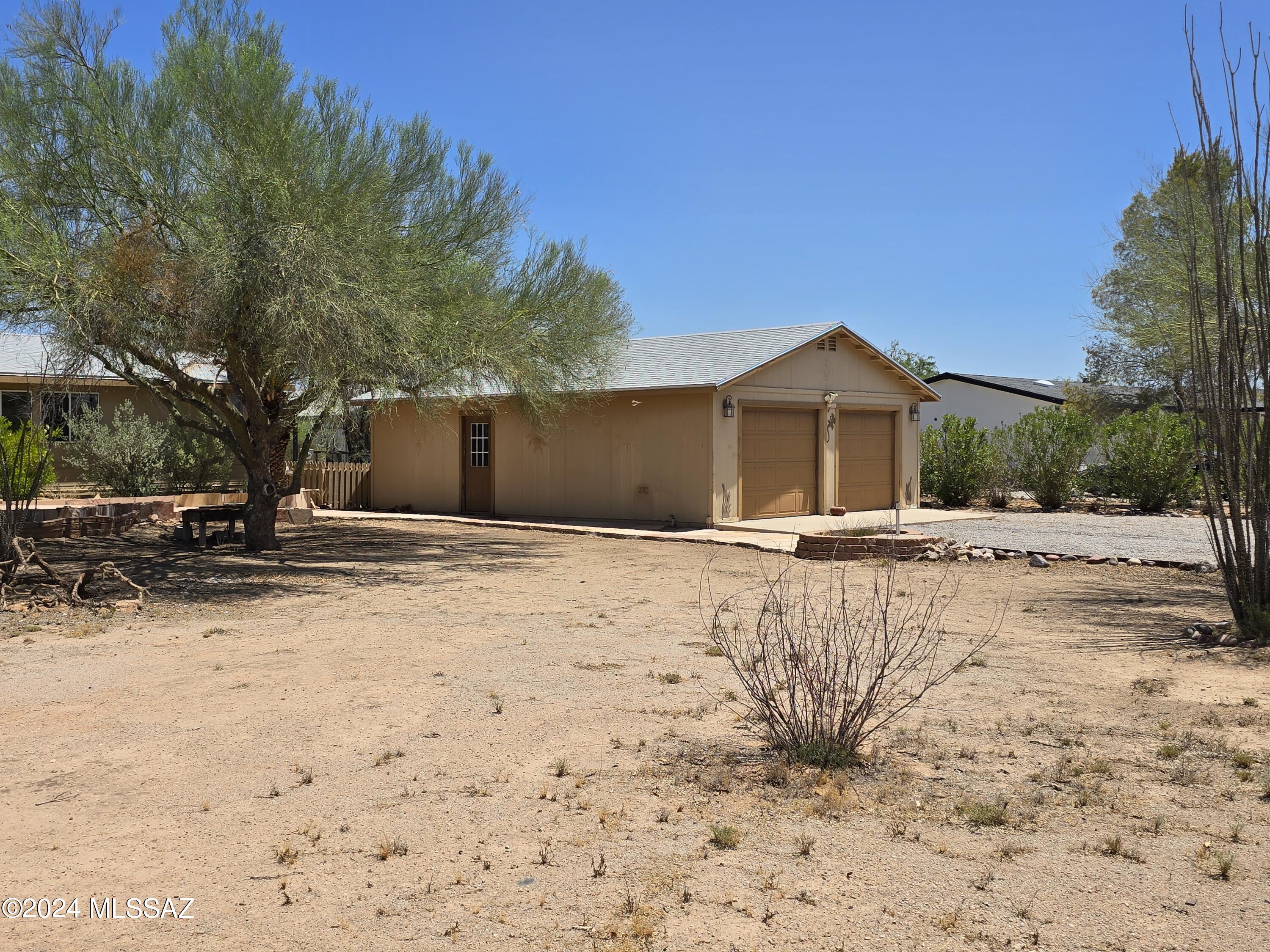 Photo 10 of 37 of 16940 W Falcon Lane mobile home