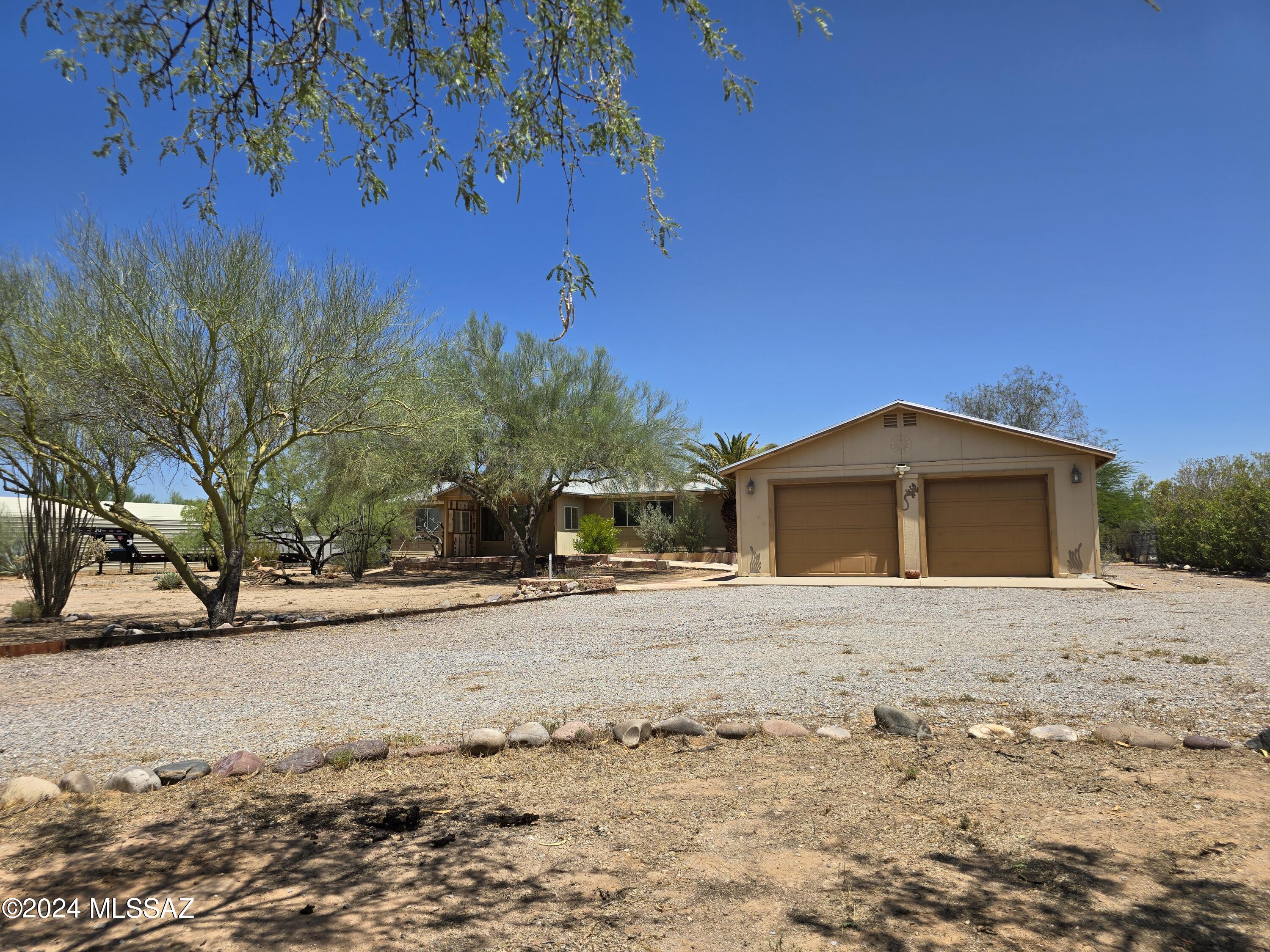 Photo 11 of 37 of 16940 W Falcon Lane mobile home