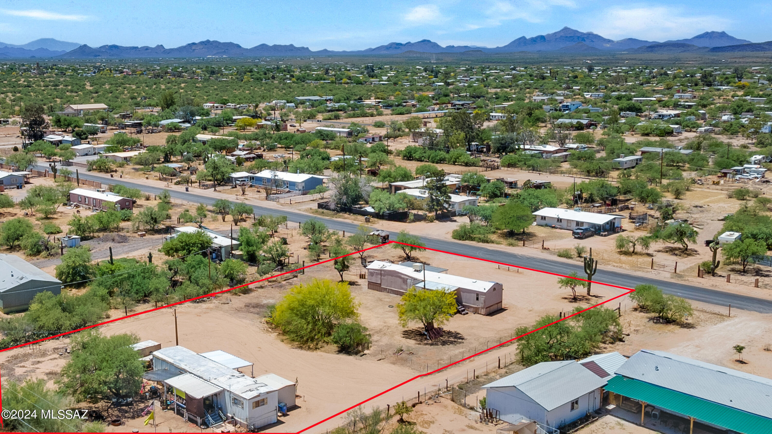 Photo 1 of 24 of 12202 N Whitetail Road mobile home