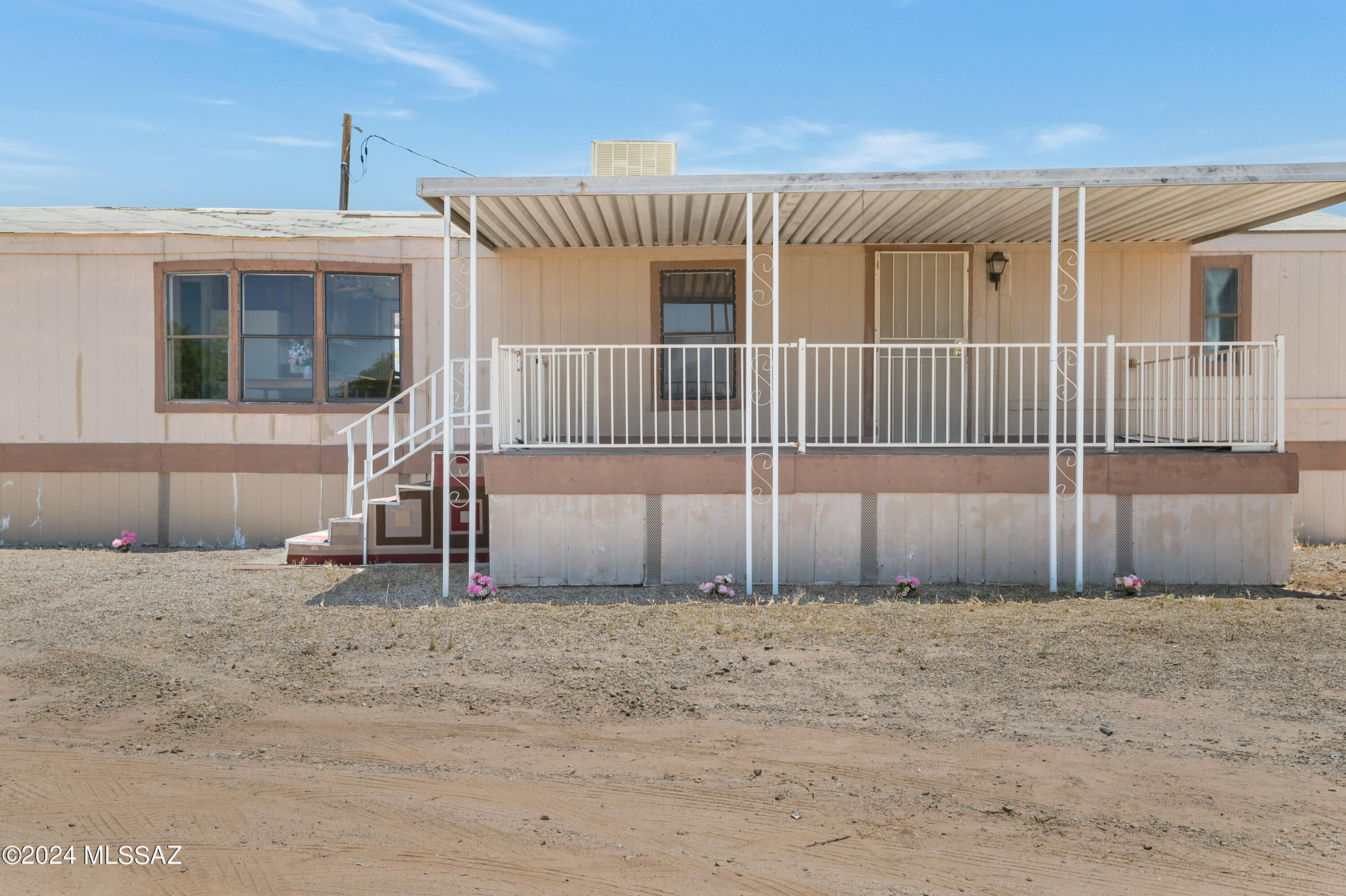 Photo 4 of 24 of 12202 N Whitetail Road mobile home