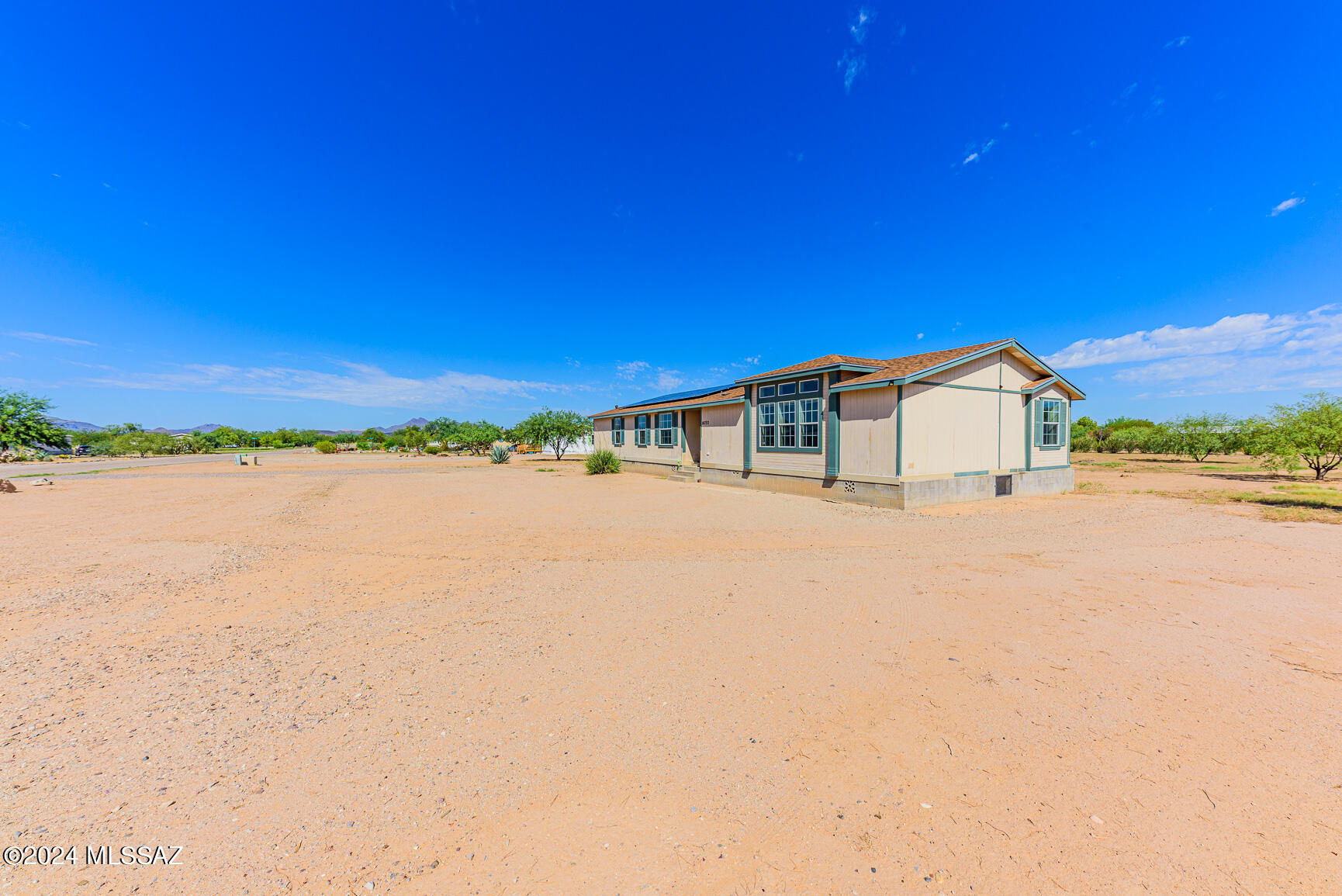 Photo 6 of 42 of 16722 W Spur Bell Lane mobile home