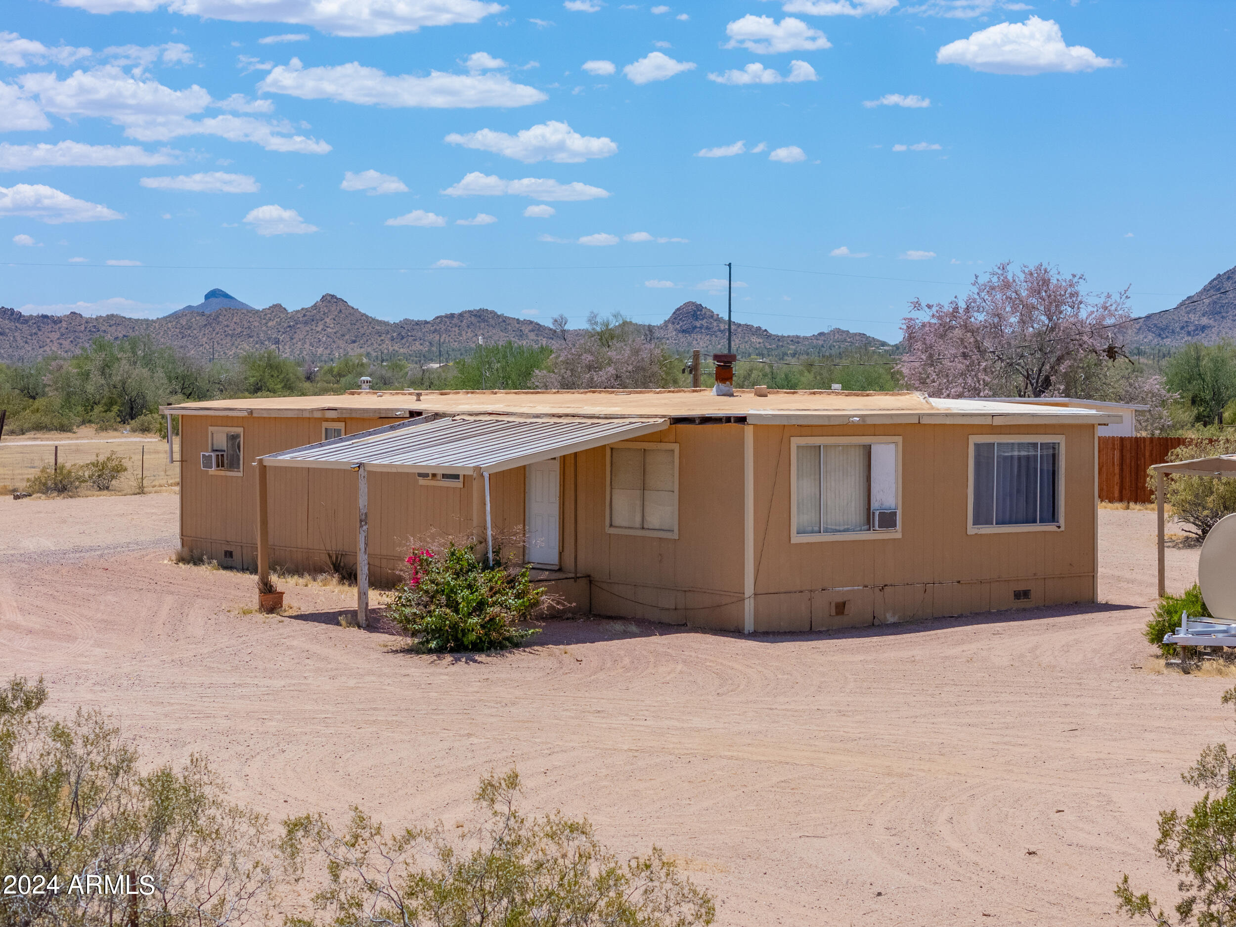 Photo 2 of 41 of 270 S RALSTON Road mobile home