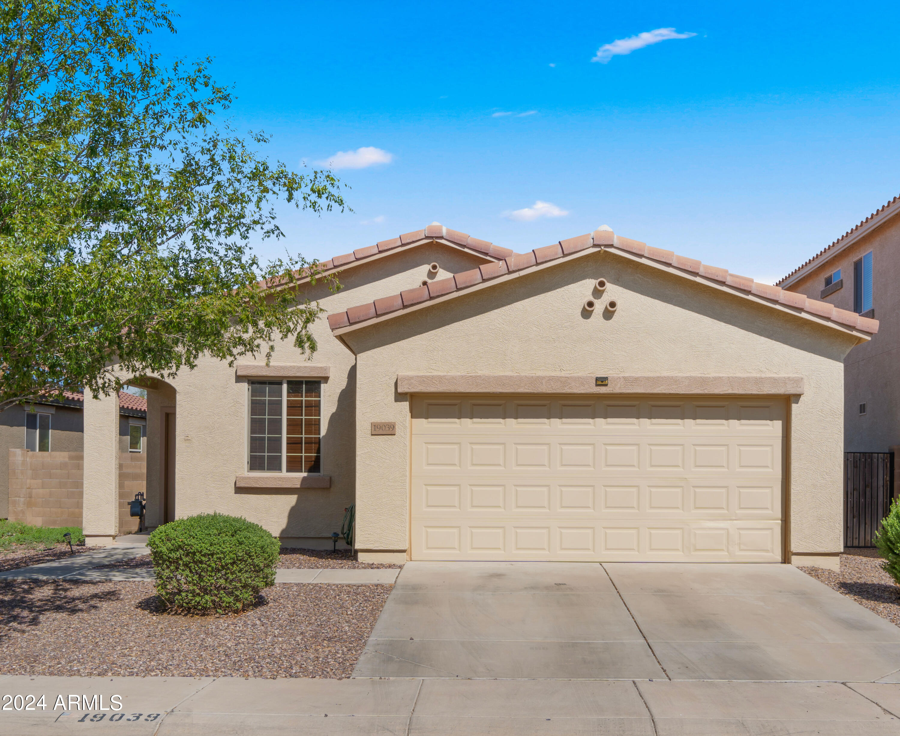 Photo 1 of 24 of 19039 N VENTANA Lane house