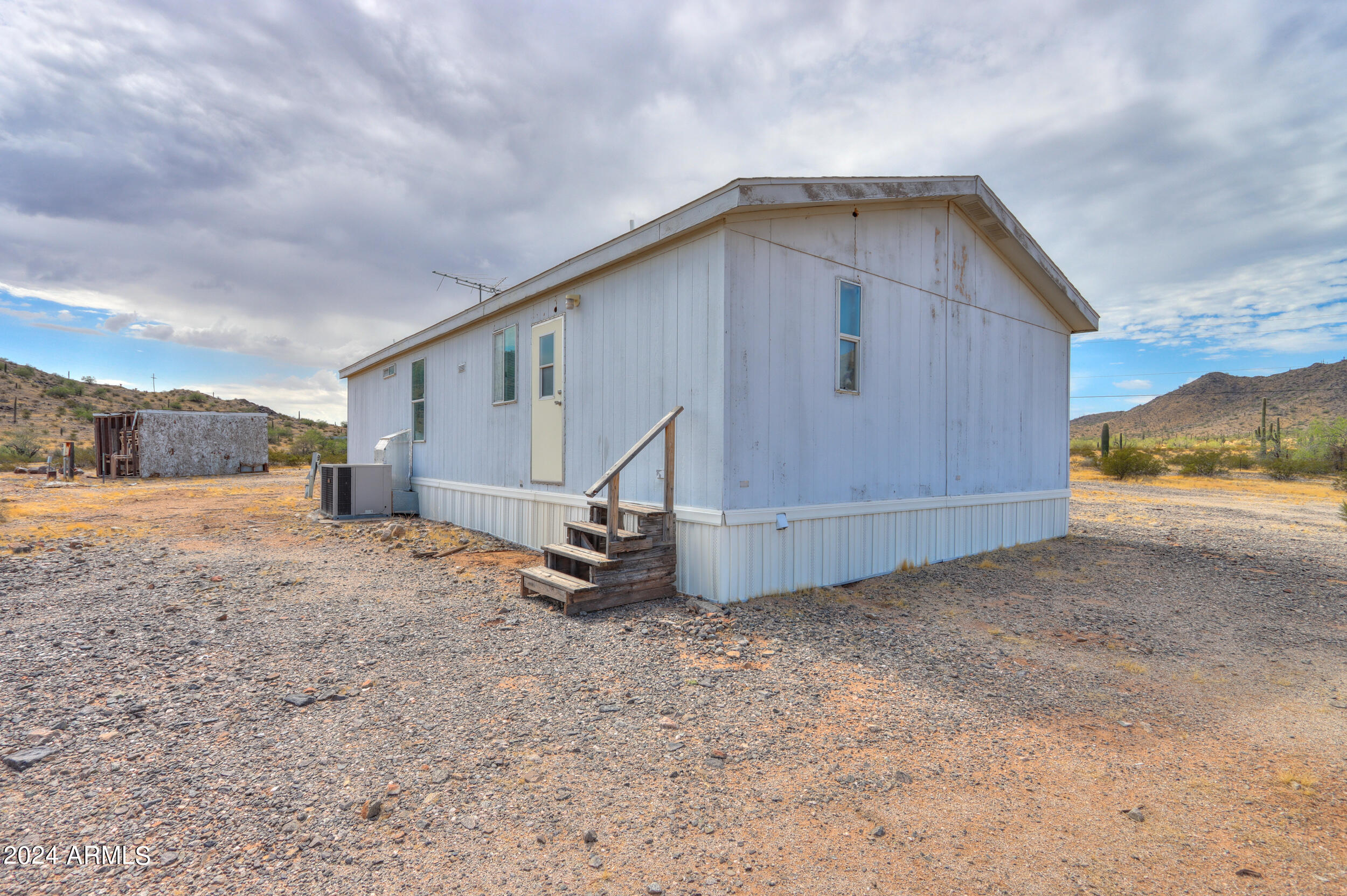 Photo 13 of 33 of 10285 N REGGAE Road mobile home