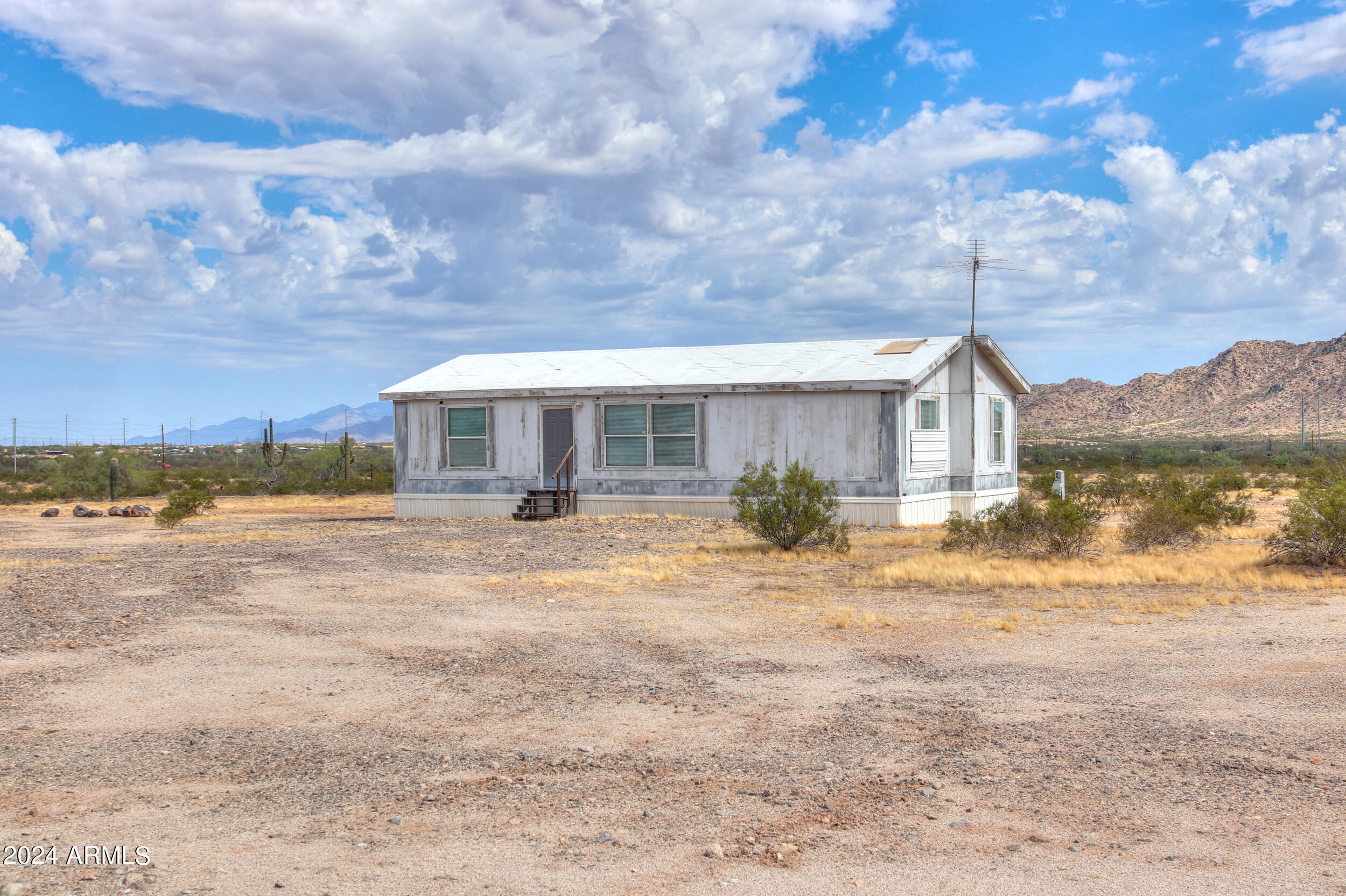 Photo 18 of 33 of 10285 N REGGAE Road mobile home